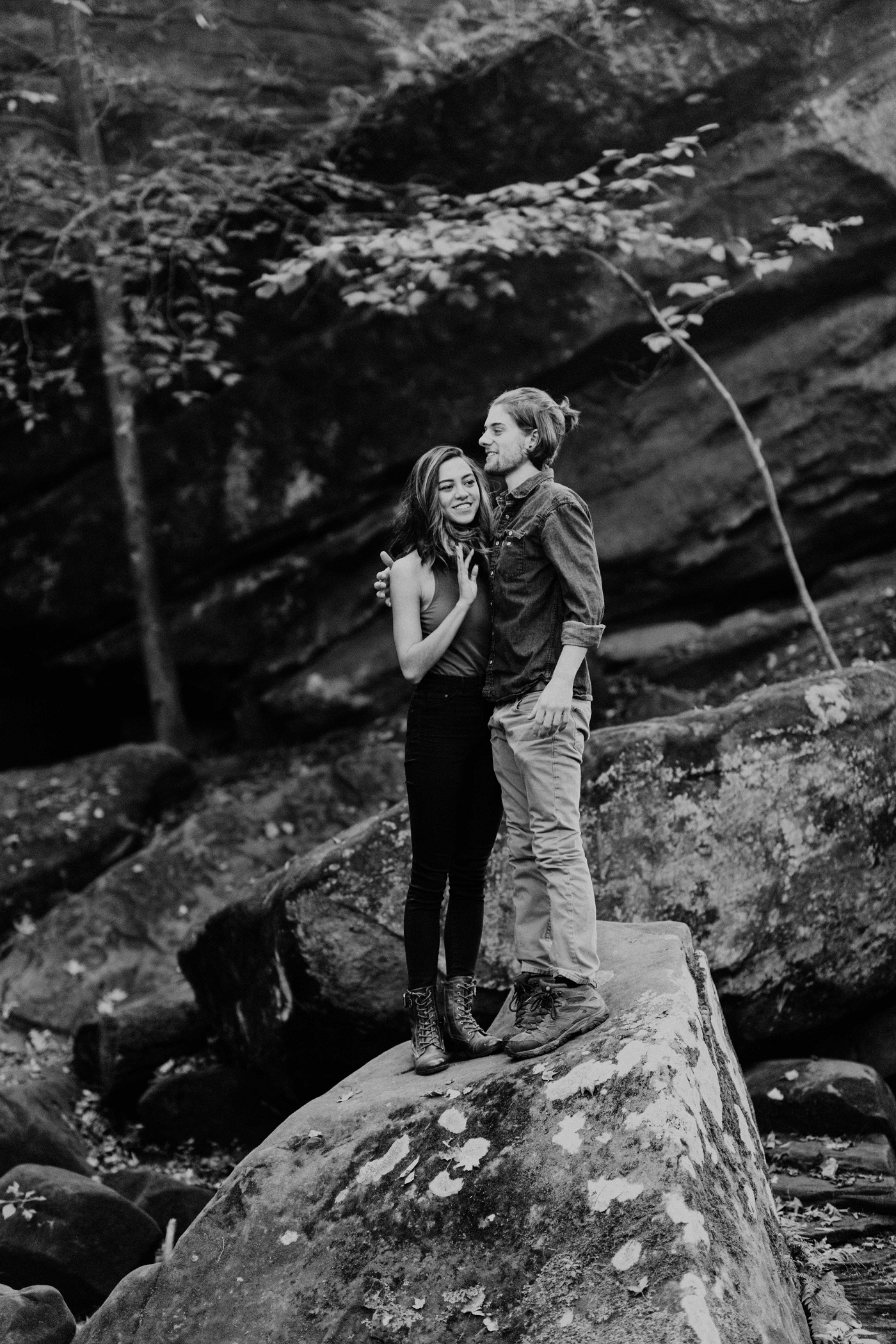 Wildnerness-Waterfall_Couples-Session_DocumentaryPhotographer_MJPHOTO-158.JPG