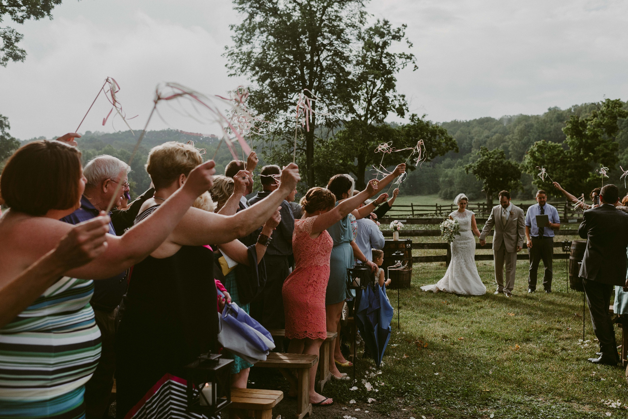 Hines-Hill-Farm-Cuyahoga-Valley-National-Park-Wedding_Emi+Andy_MJPHOTO-523.jpg