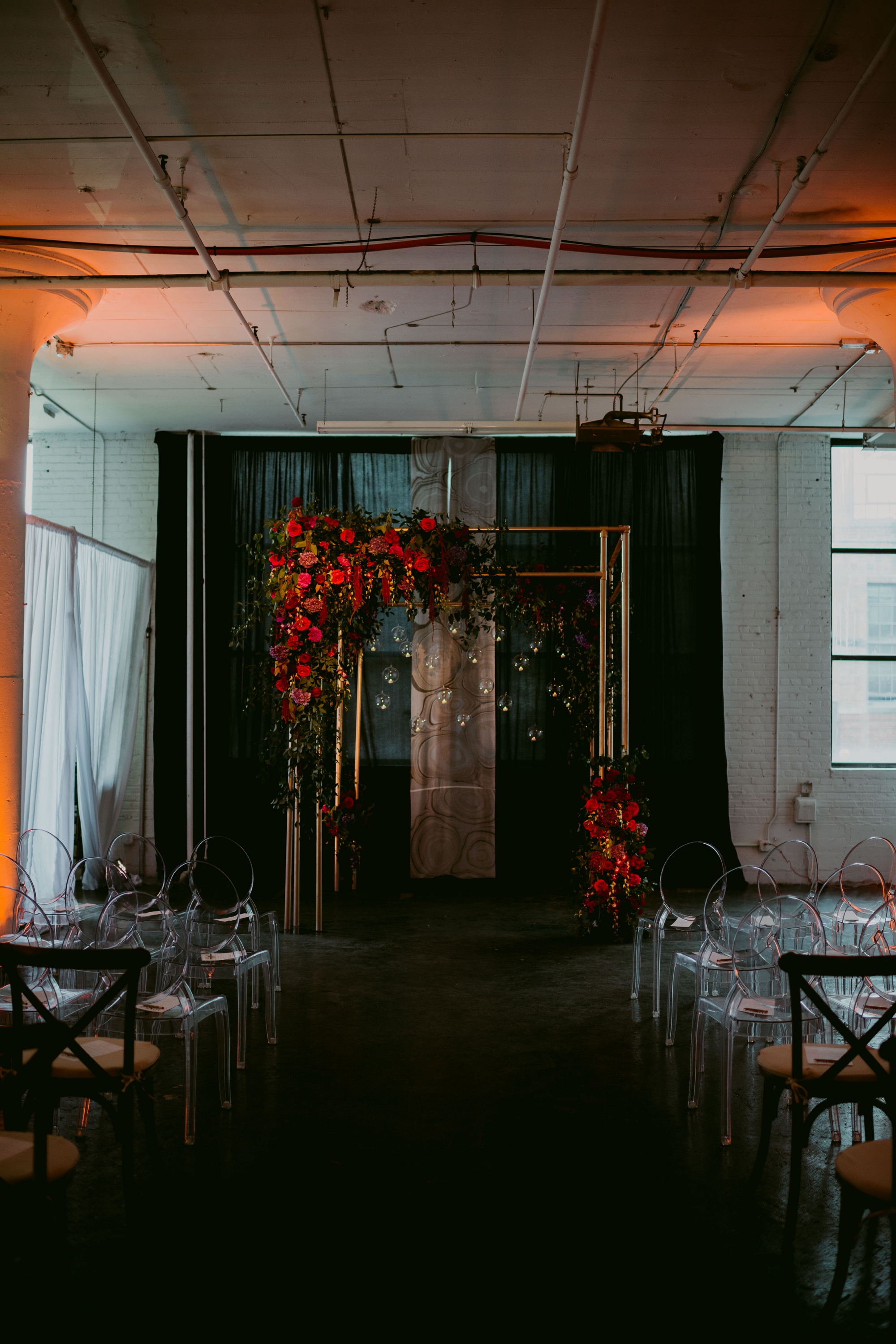 Romantic-Industrial-Warehouse-Wedding_Mallory+Justin-Photographers_0189.jpg