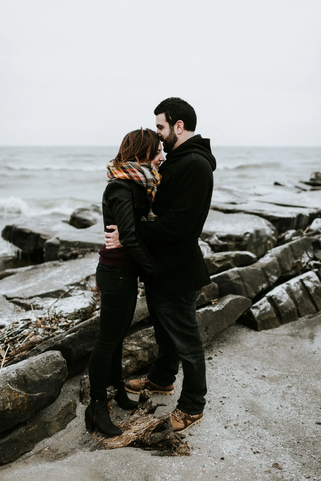 Rachel+Micheal_WinterbytheWater_MJPHOTO2017-101.jpg