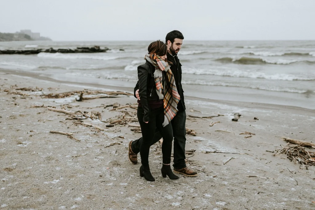 Rachel+Micheal_WinterbytheWater_MJPHOTO2017-115.jpg