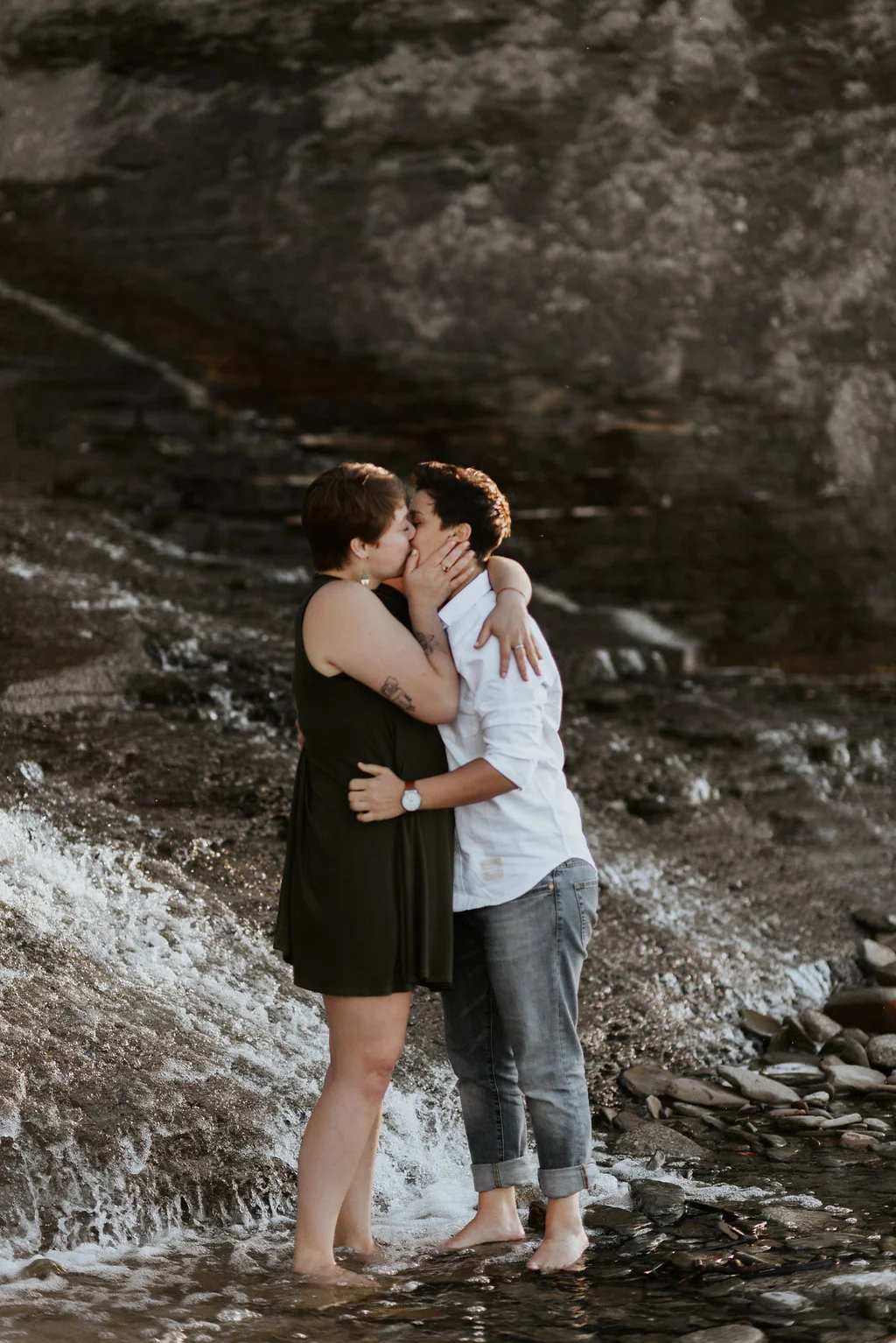 Waterfall-Couples-Session_Em+Katie_MJPHOTO-188.jpg
