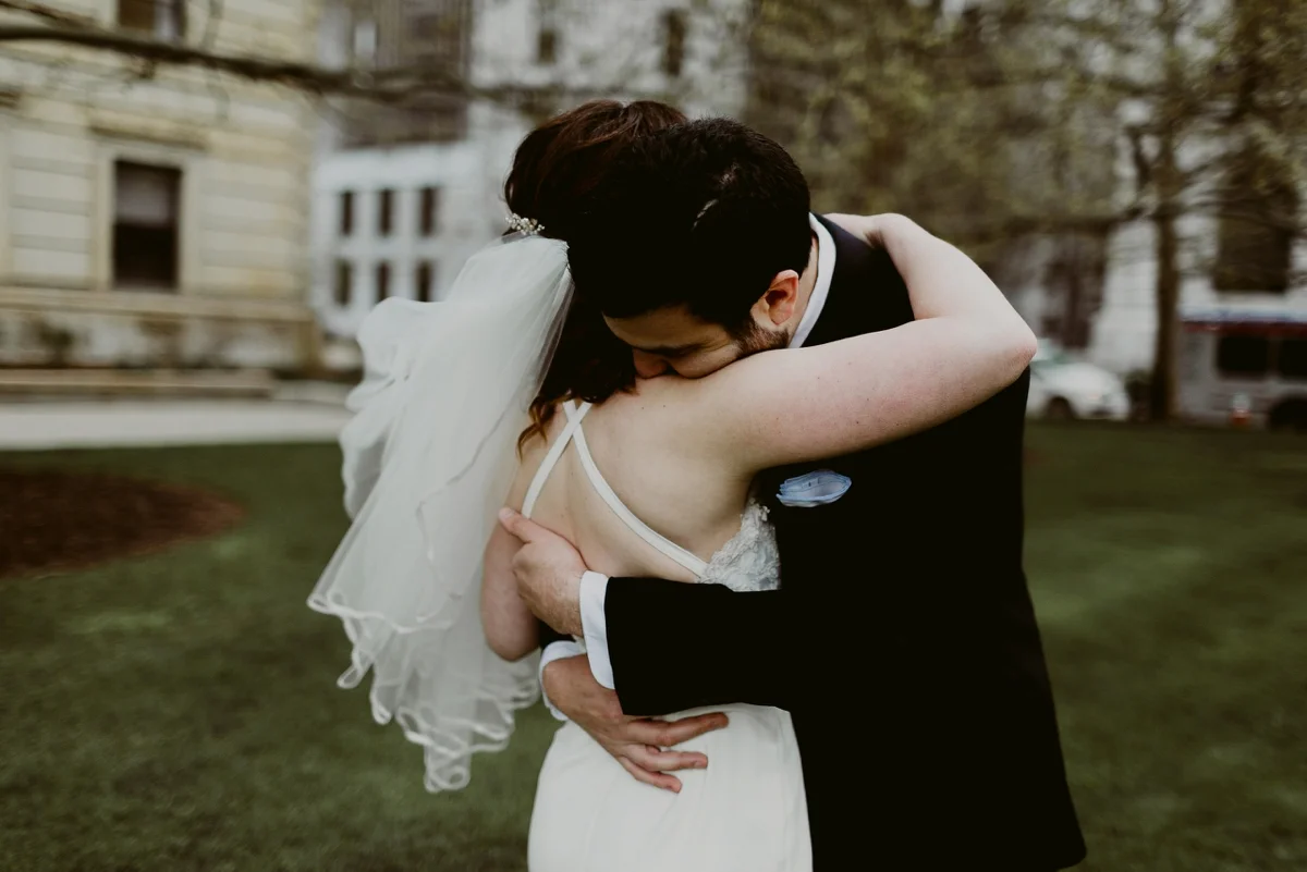 Rachel+Michael_Lake-Erie-Building-Cleveland-Wedding_M+J-Photographers-78.jpg