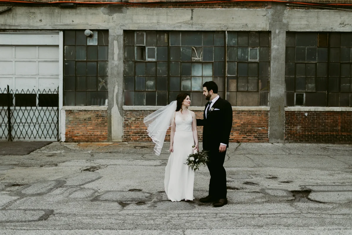 Rachel+Michael_Lake-Erie-Building-Cleveland-Wedding_M+J-Photographers-253.jpg