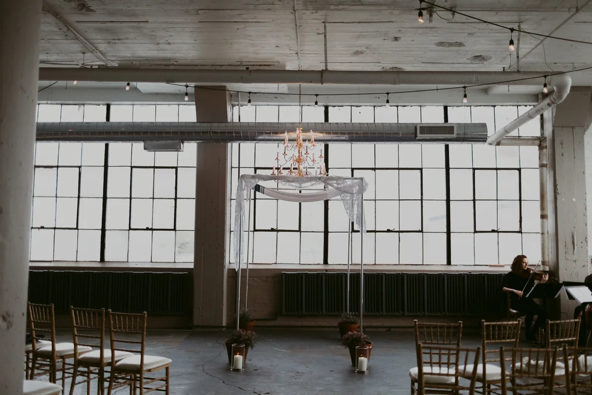 Rachel+Michael_Lake-Erie-Building-Cleveland-Wedding_M+J-Photographers-318.jpg