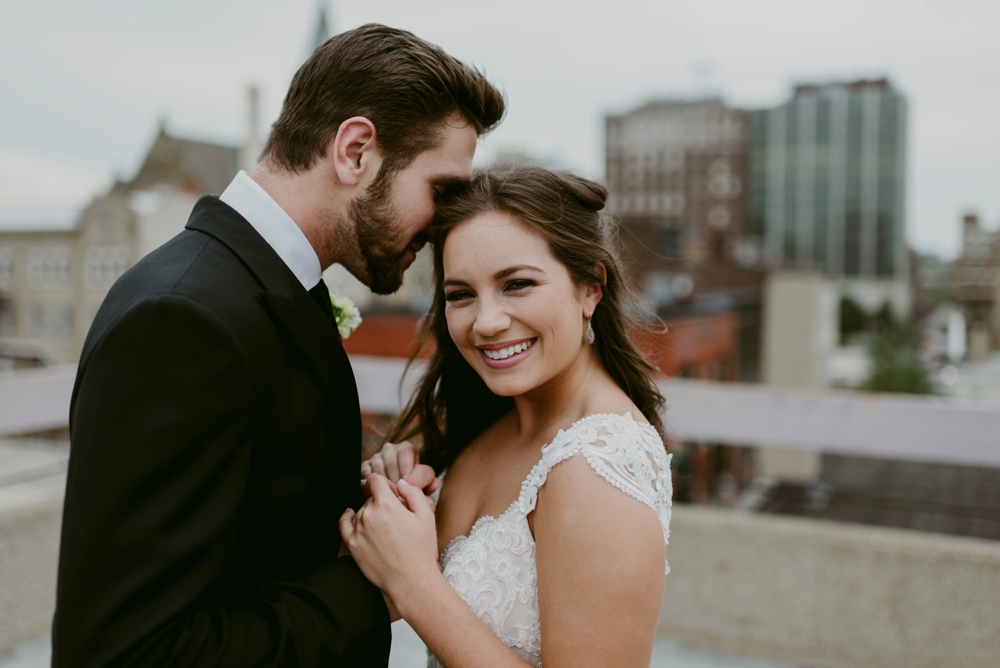 Rooftop-Elopement-Styled-Shoot_0105.jpg