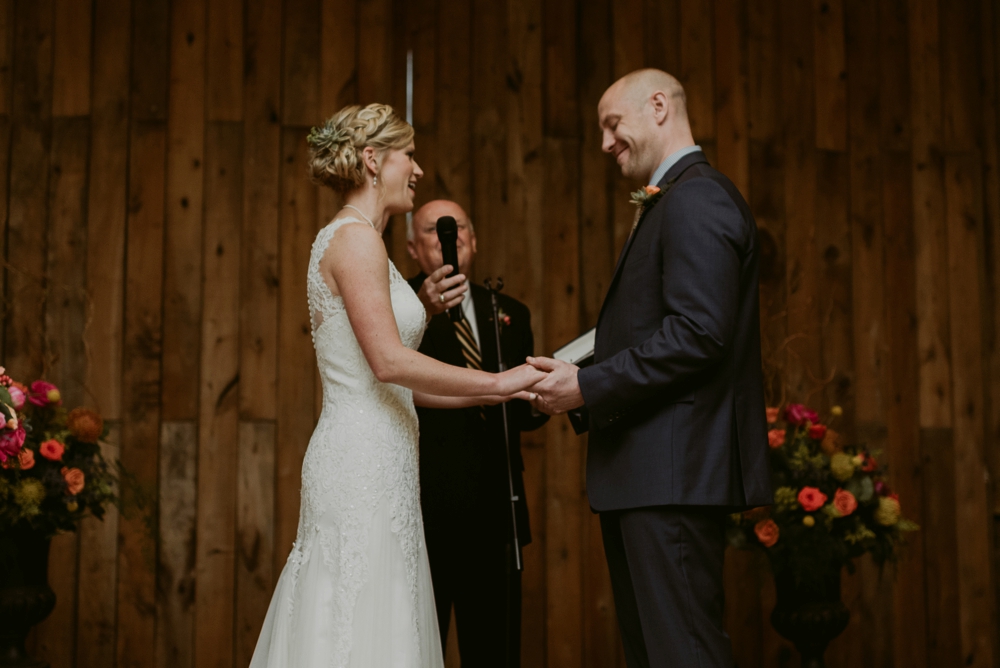 Mandy&Wade-Ohio-Barn-Wedding_MJPHOTO-619.jpg