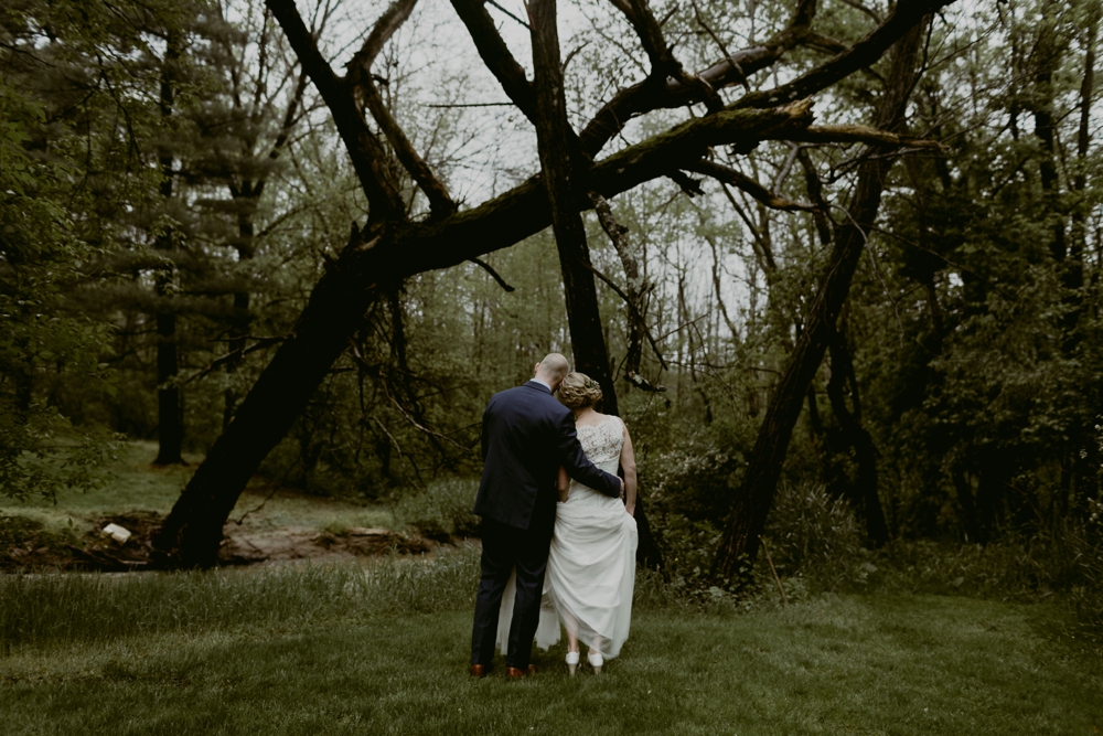 Mandy&Wade-Ohio-Barn-Wedding_MJPHOTO-208.jpg