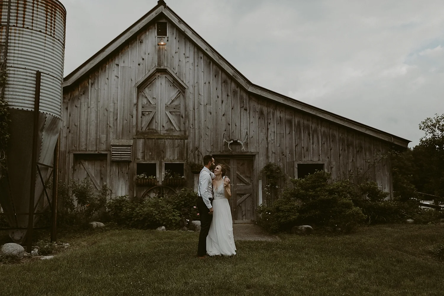 Michigan-Sand-Dunes-Wedding_Ashley+Zach-1045.jpg