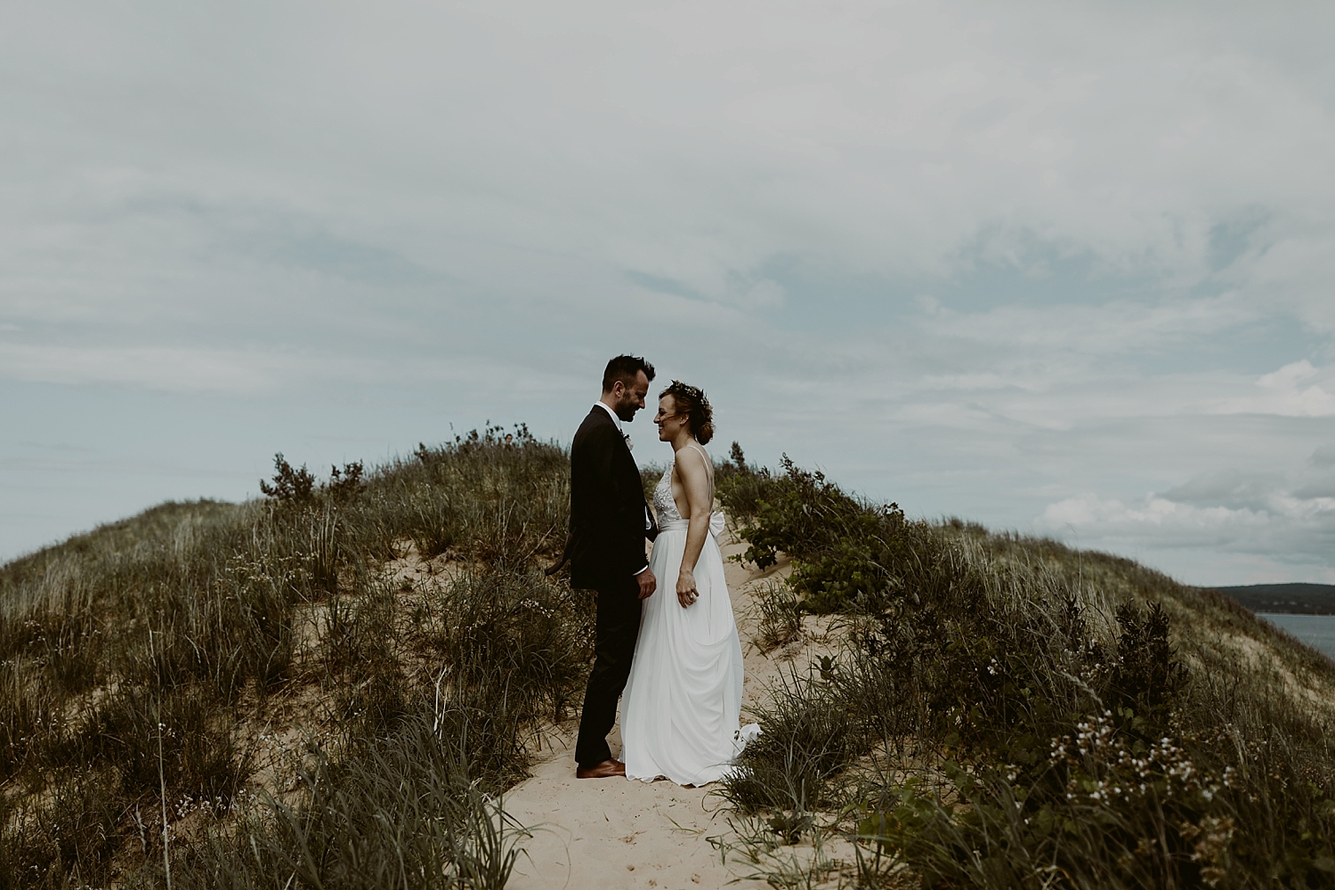 Michigan-Sand-Dunes-Wedding_Ashley+Zach-331.jpg