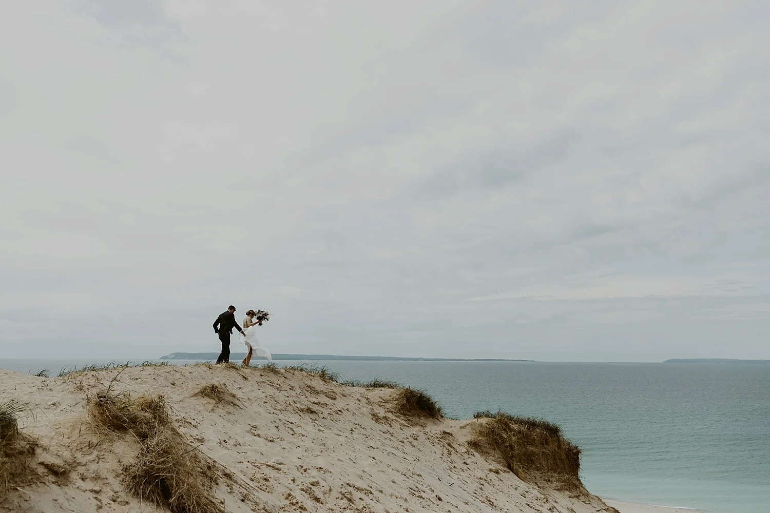 Michigan-Sand-Dunes-Wedding_Ashley+Zach-349.jpg