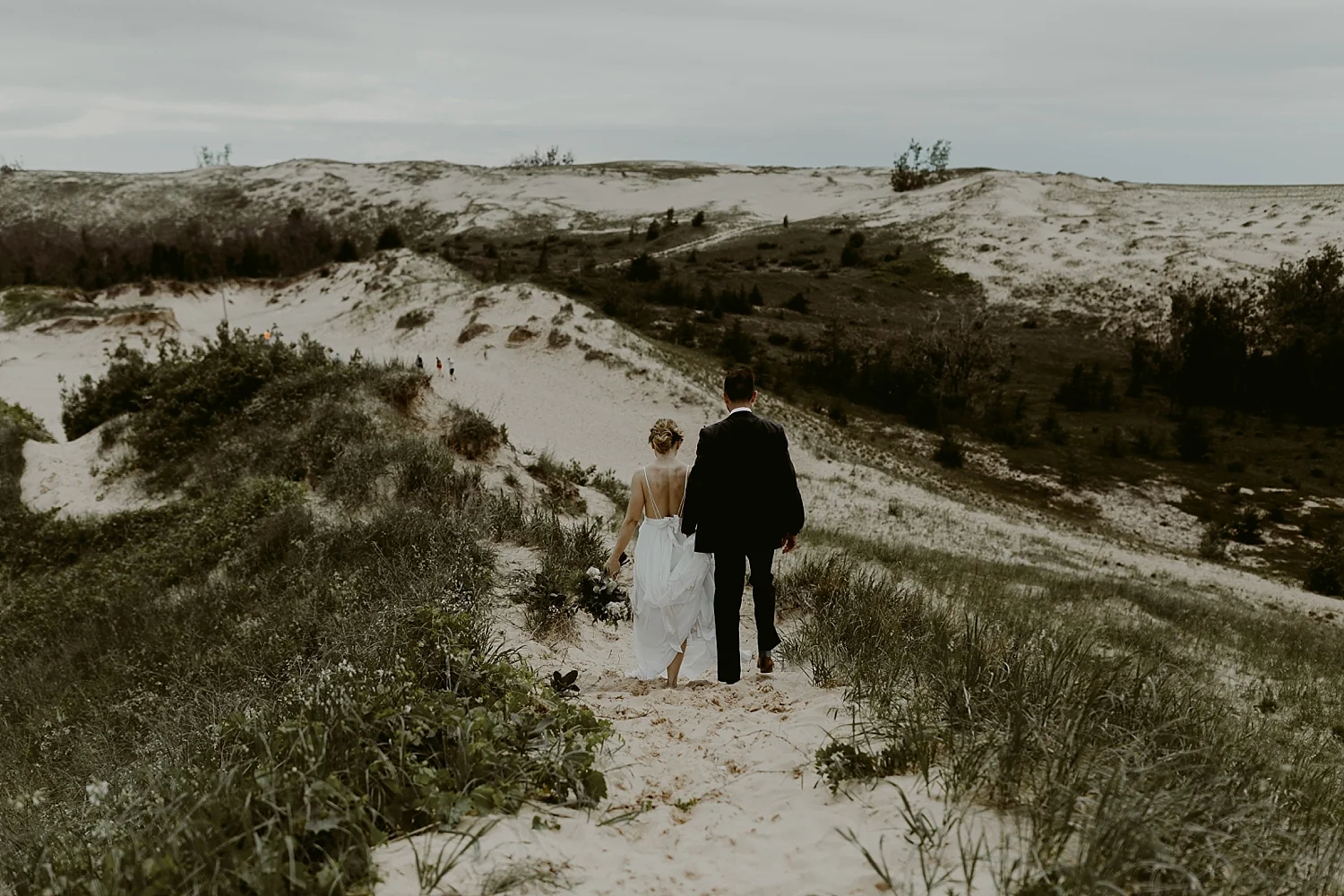 Michigan-Sand-Dunes-Wedding_Ashley+Zach-396.jpg