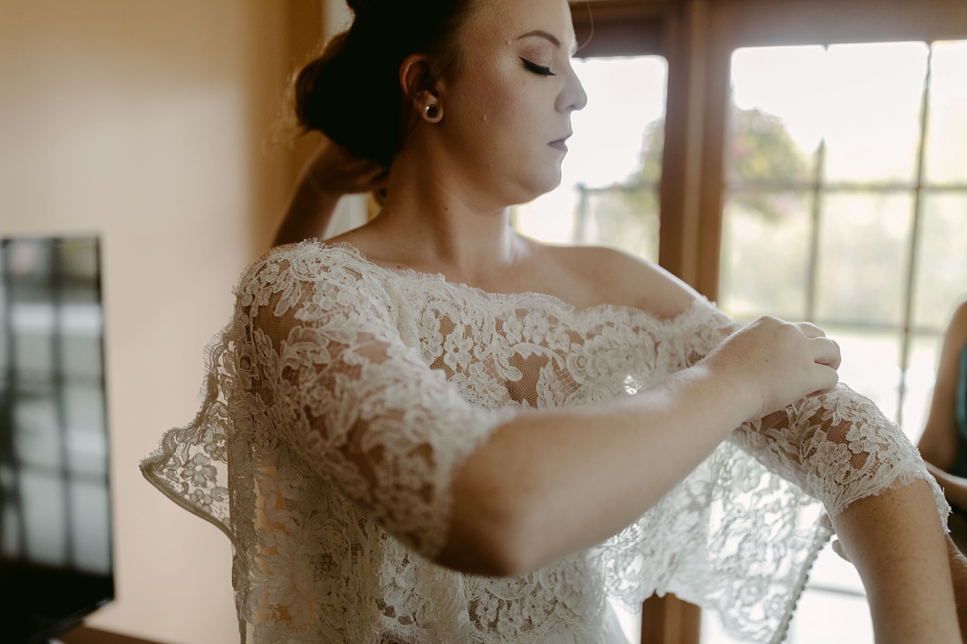 October-Backyard-Wedding_Rachel+Brian_MJPHOTO-132.jpg