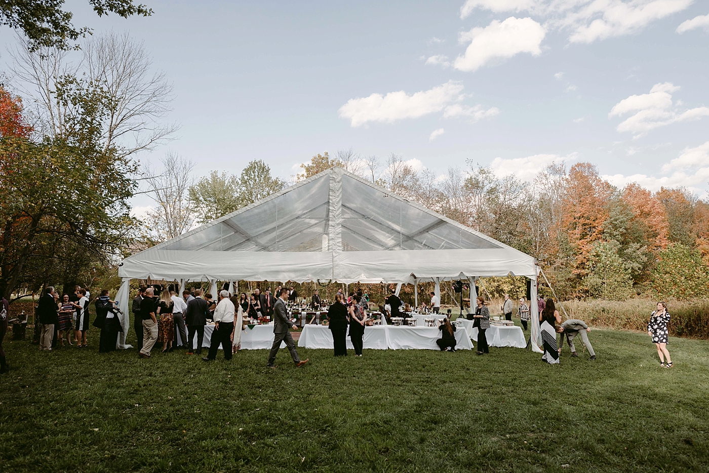 October-Backyard-Wedding_Rachel+Brian_MJPHOTO-730.jpg