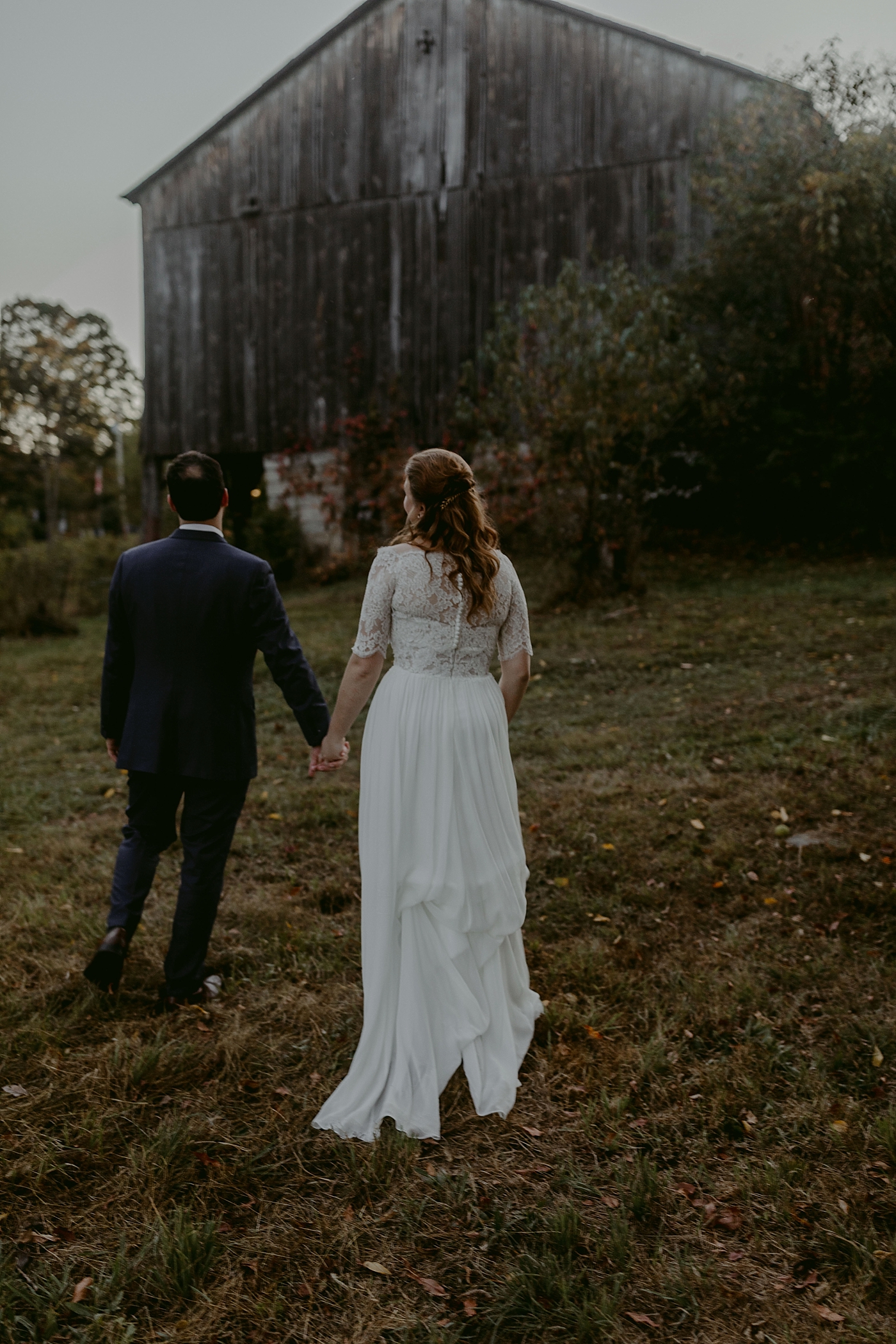 October-Backyard-Wedding_Rachel+Brian_MJPHOTO-1121.jpg