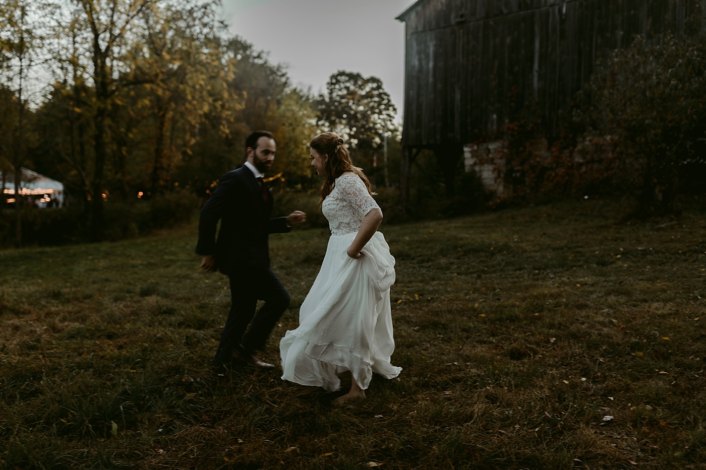 October-Backyard-Wedding_Rachel+Brian_MJPHOTO-1132.jpg