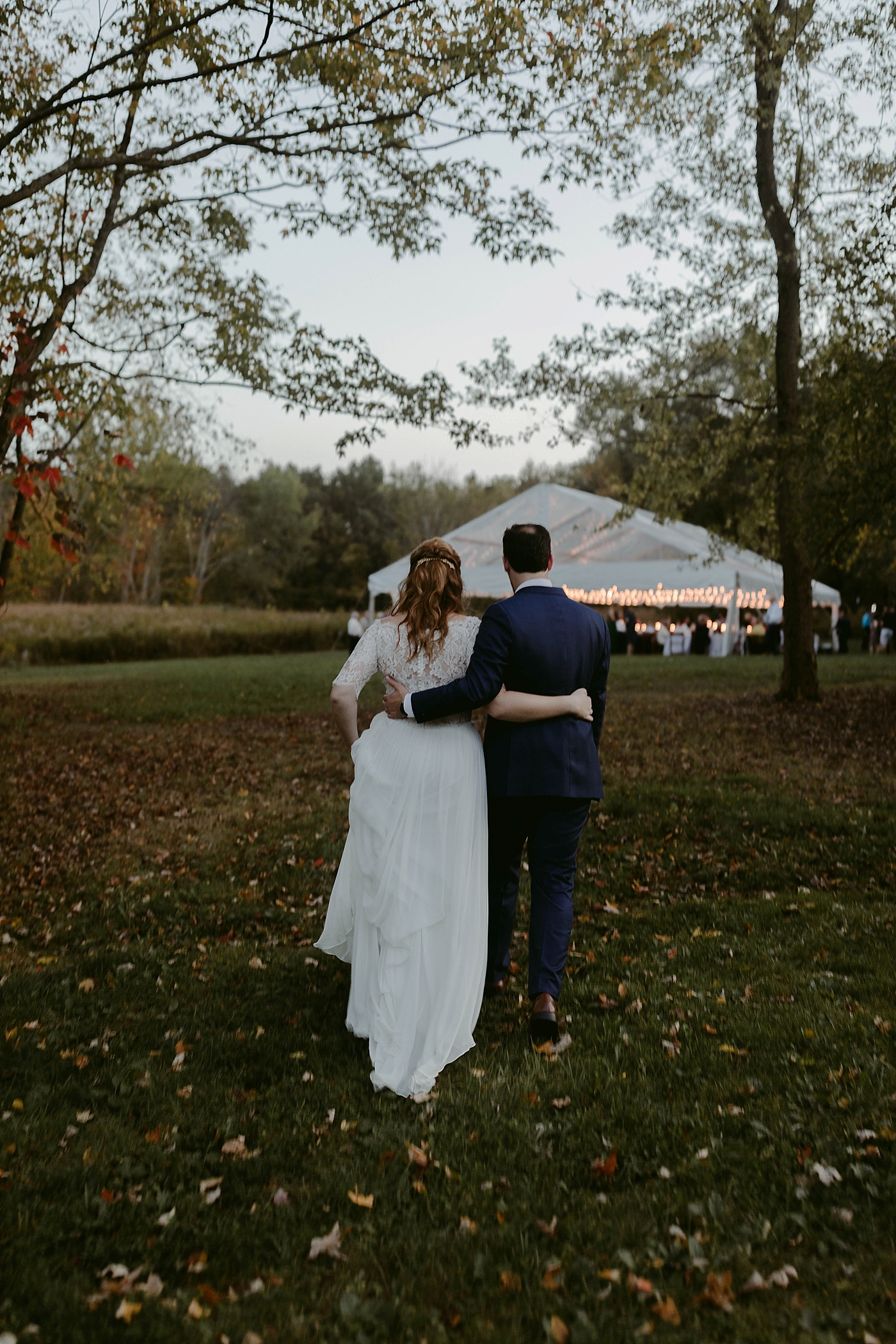 October-Backyard-Wedding_Rachel+Brian_MJPHOTO-1140.jpg