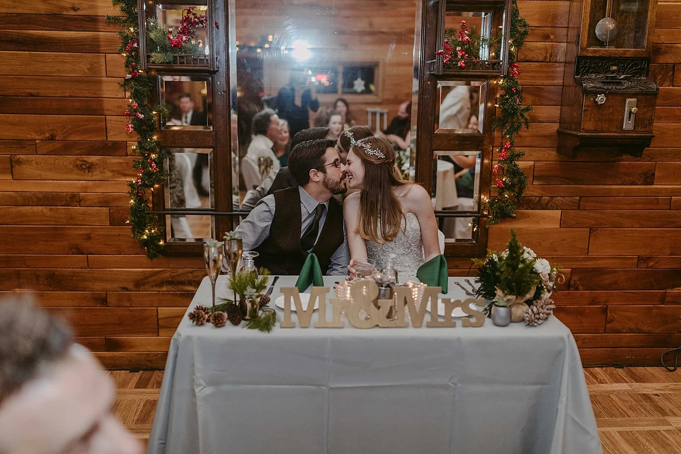 Winter-Squires-Castle-Wedding-James+Jessica_MJPHOTO2017-707.jpg