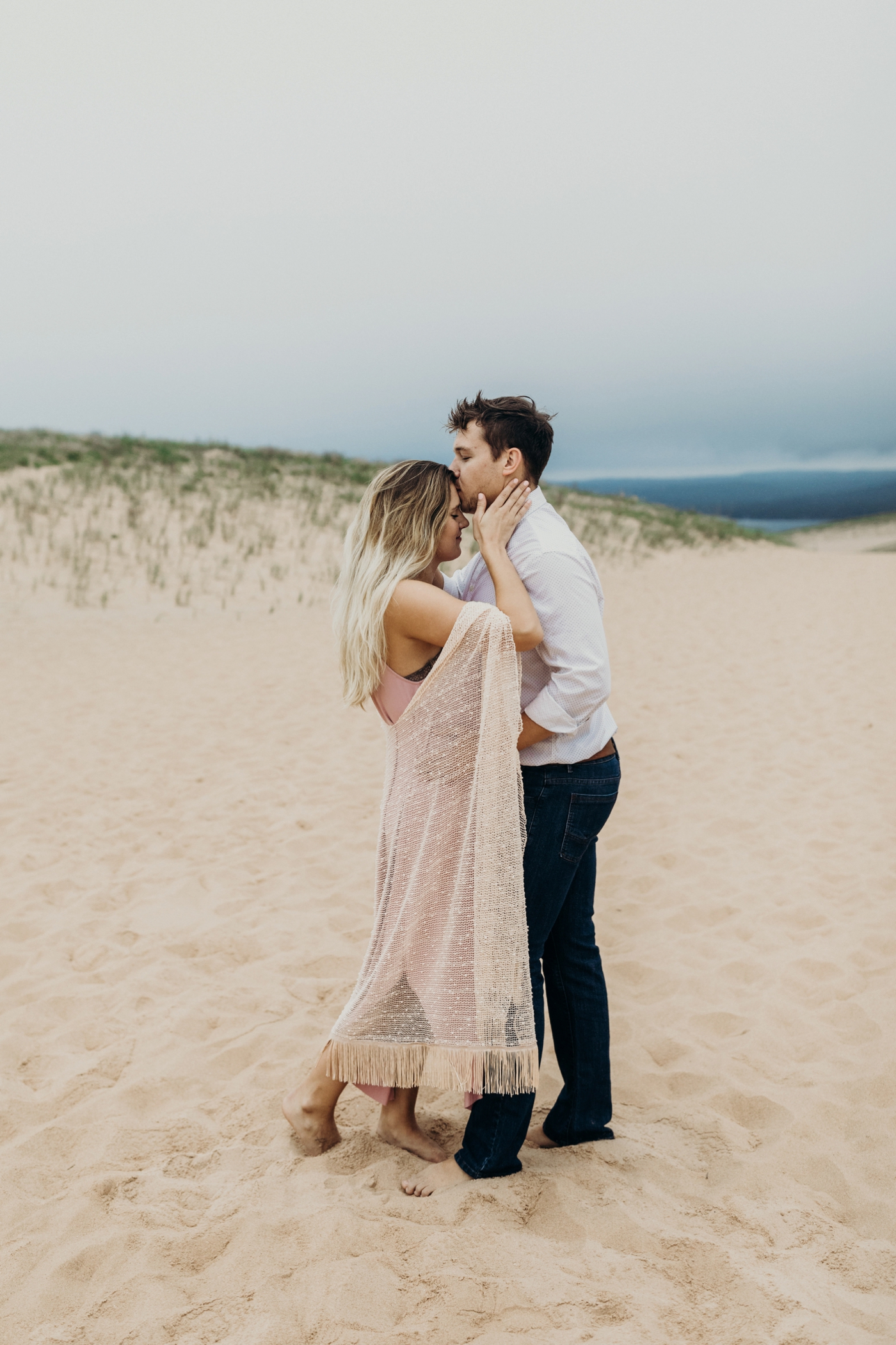 Sleeping_Bear_Dunes_Couples_Adventure_Session_Adventure_Wedding_Photographer_Hiking_with_Heels_Brett+Emily-7.jpg