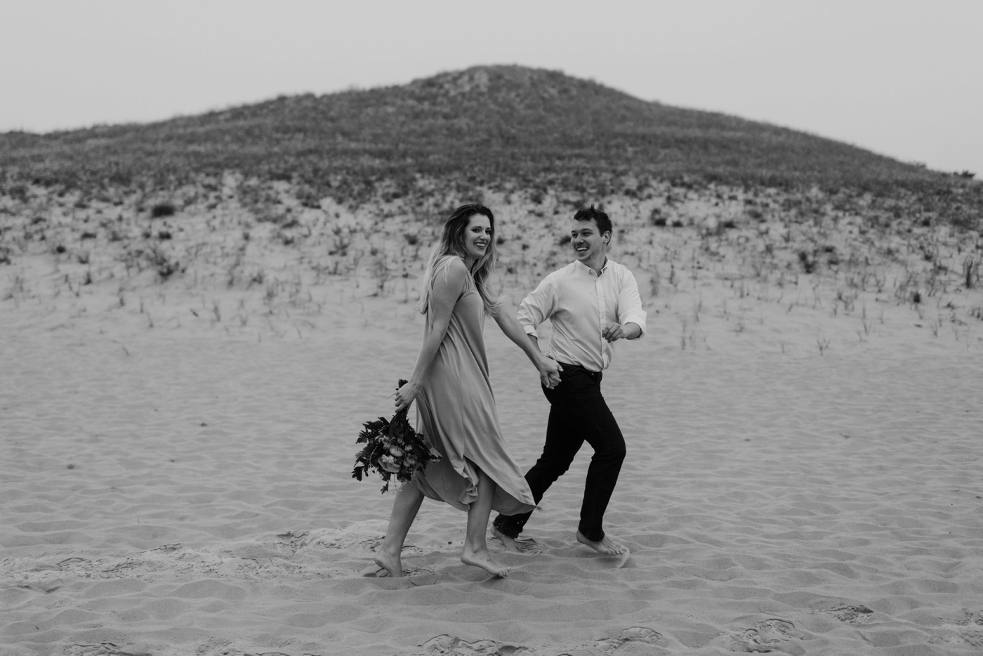 Sleeping_Bear_Dunes_Couples_Adventure_Session_Adventure_Wedding_Photographer_Hiking_with_Heels_Brett+Emily-16.jpg