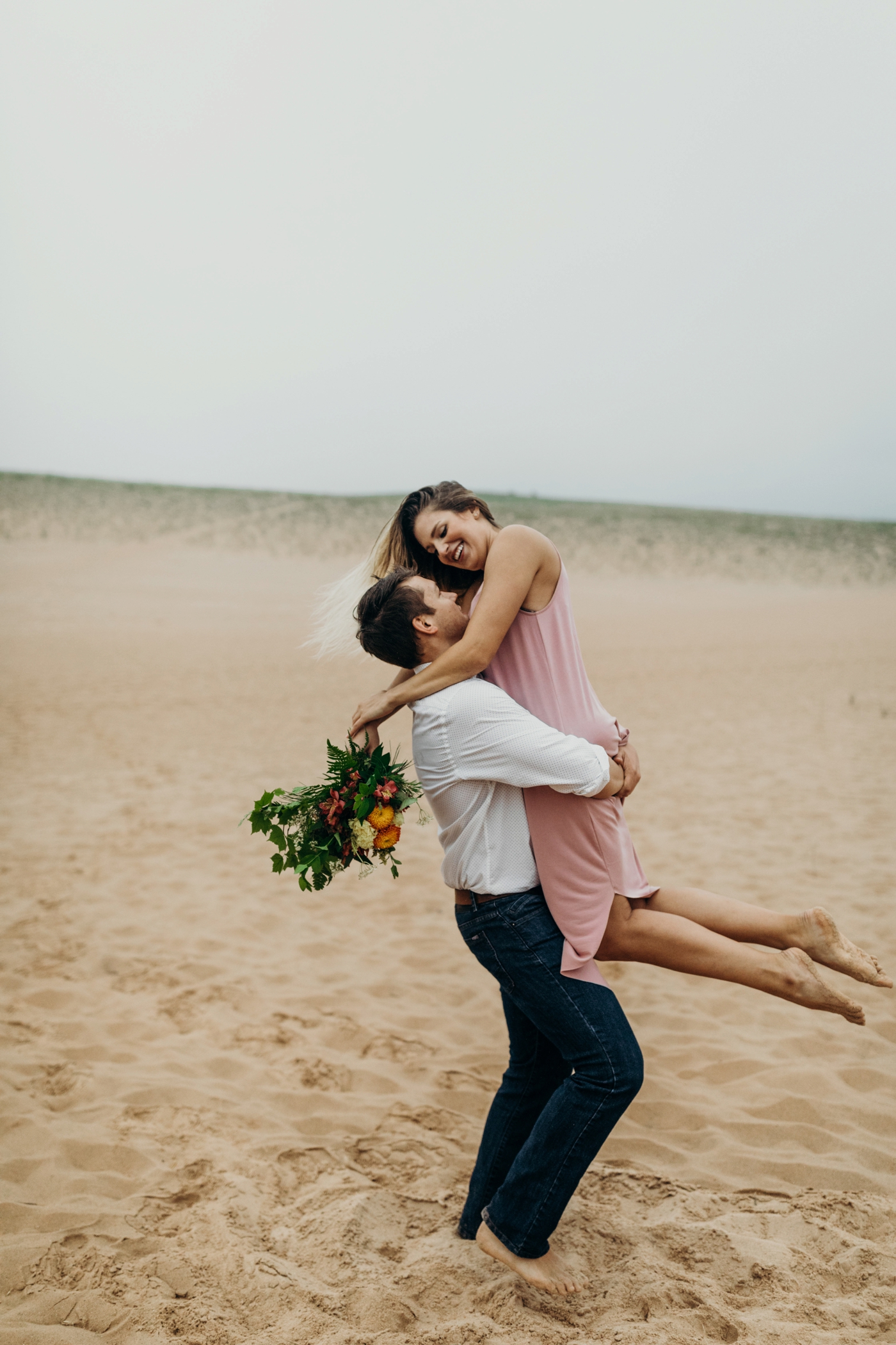 Sleeping_Bear_Dunes_Couples_Adventure_Session_Adventure_Wedding_Photographer_Hiking_with_Heels_Brett+Emily-17.jpg