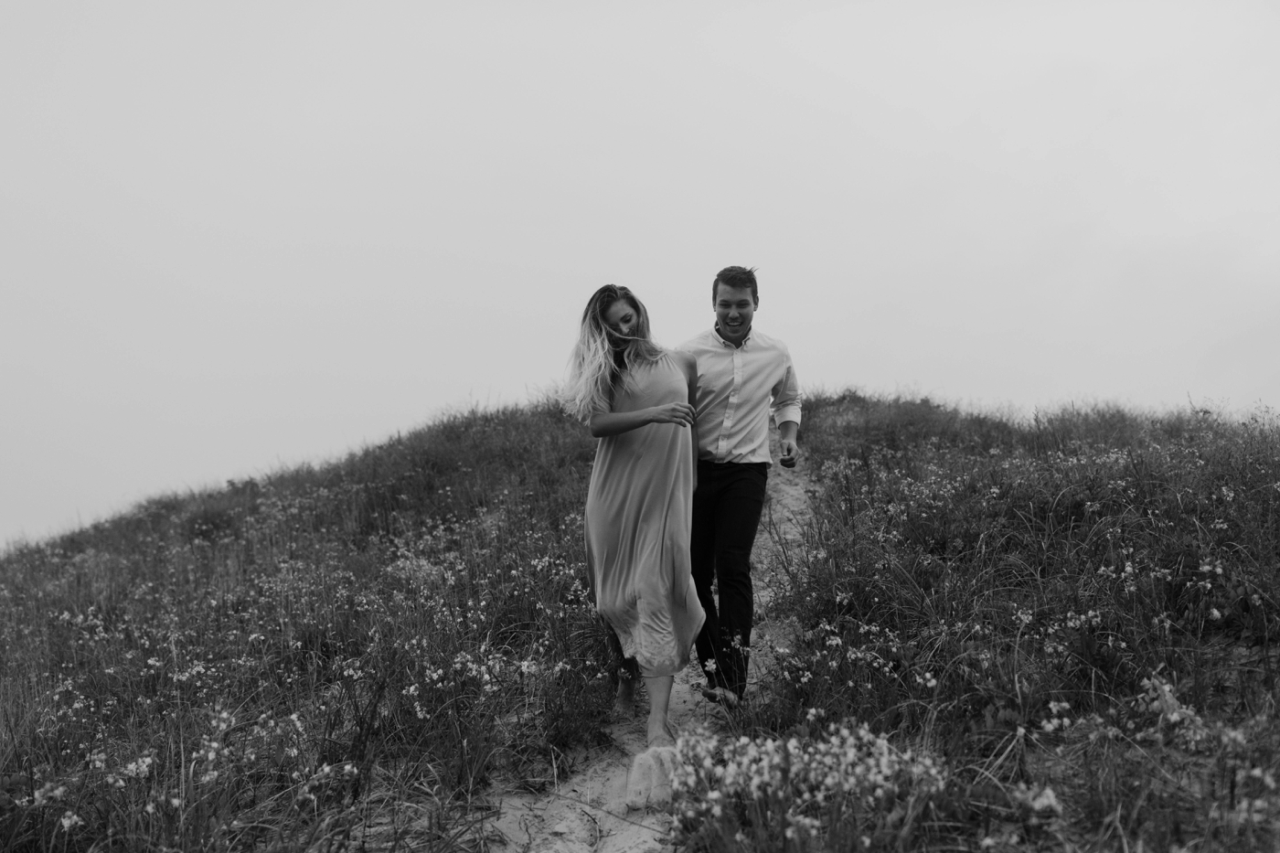 Sleeping_Bear_Dunes_Couples_Adventure_Session_Adventure_Wedding_Photographer_Hiking_with_Heels_Brett+Emily-35.jpg