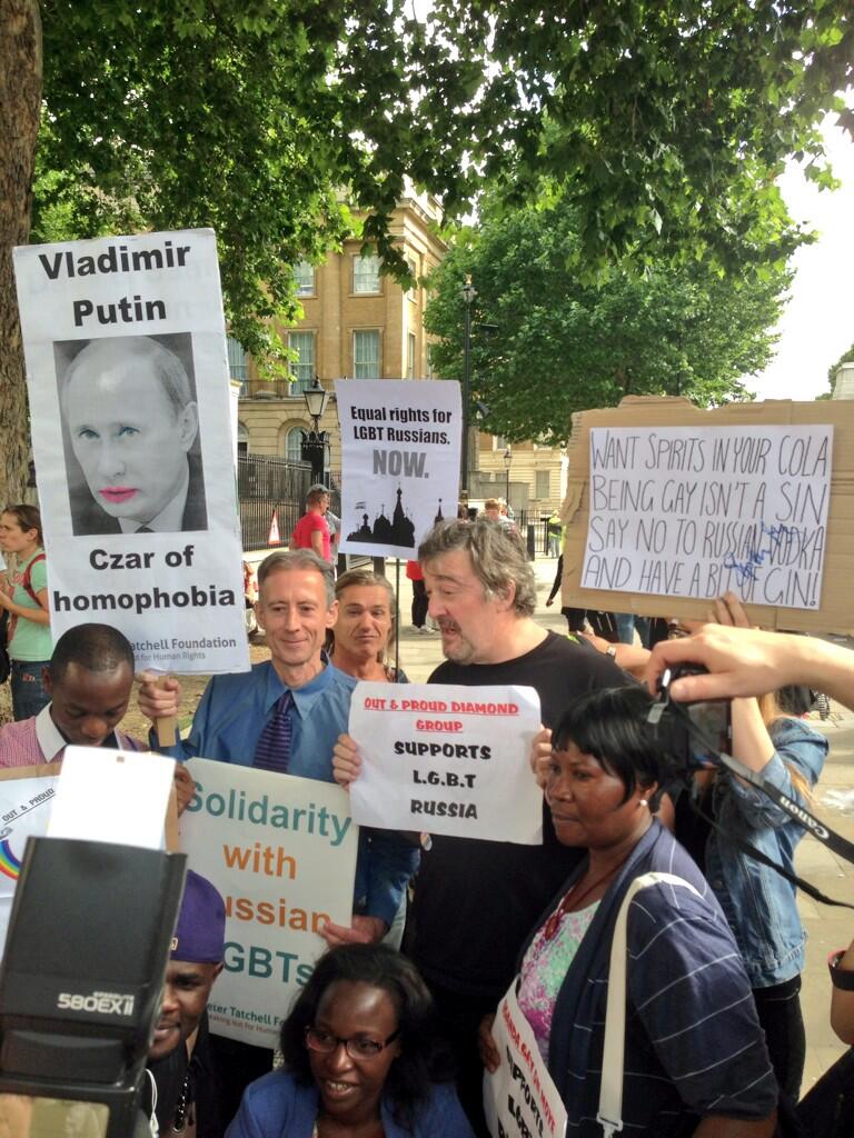 Russia protest with Stephen Fry, 10 Aug 2013