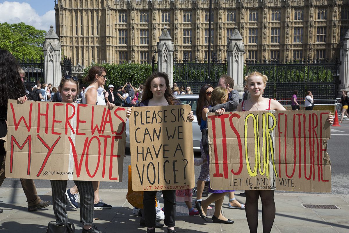 Young teenagers outside the Houses of Parliament to protest against Brexit. Photo source: Getty Images.