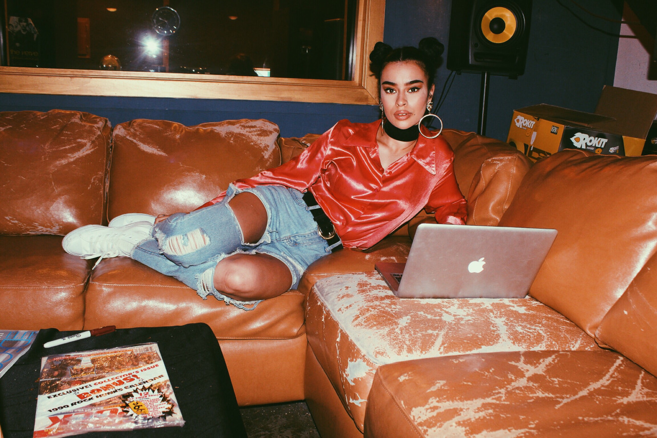 Rainy Milo in studio. Photo source: Tumblr.