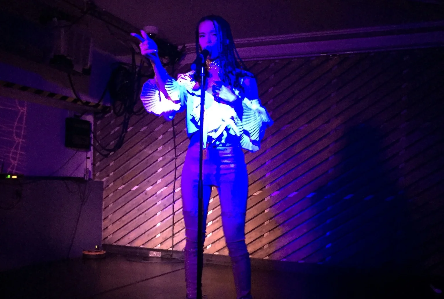 Rainy Milo performing at Notting Hill Arts Club, 2016. Photo by Jamal George-Sharpe