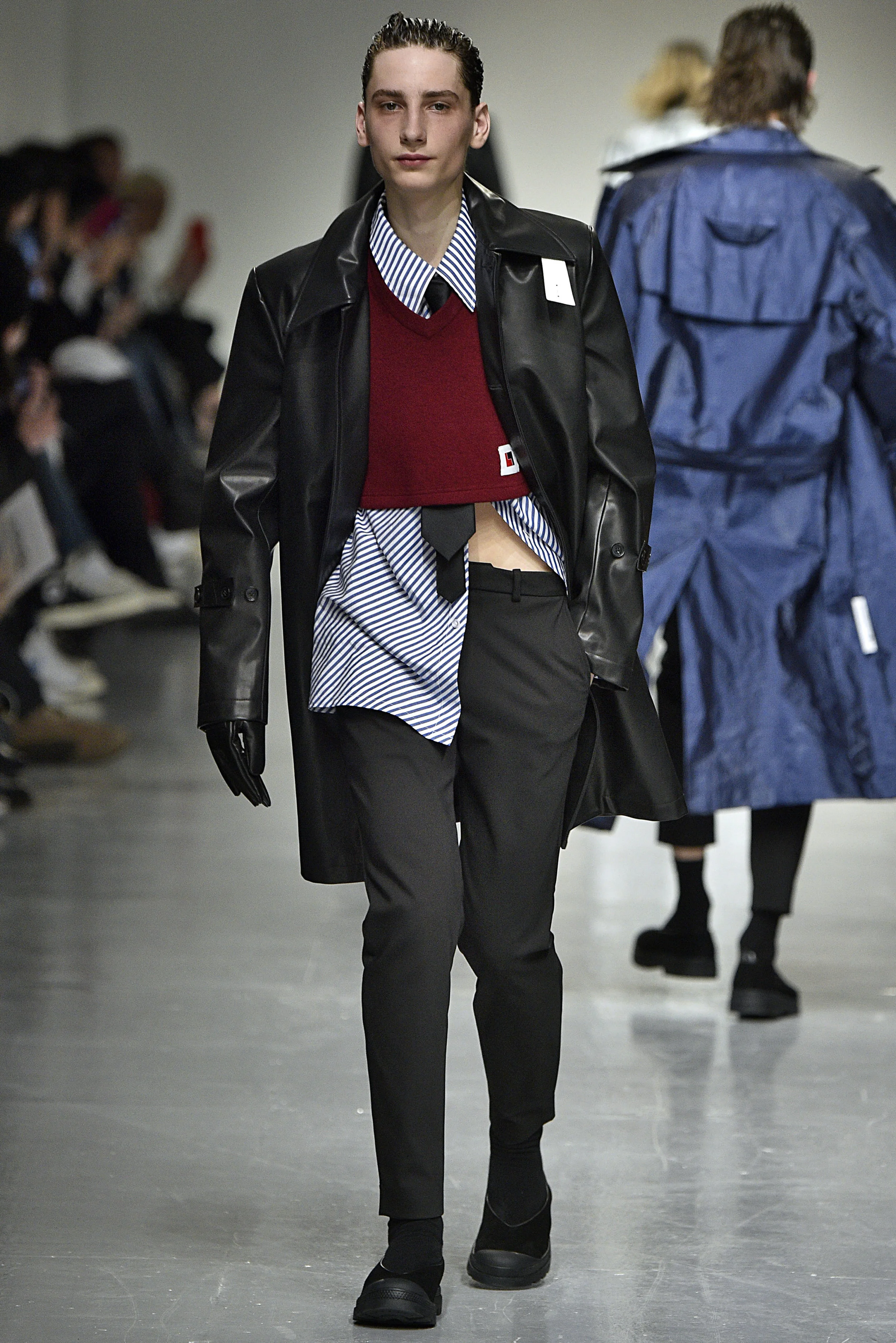 A look from Xander Zhou's AW17 collection.