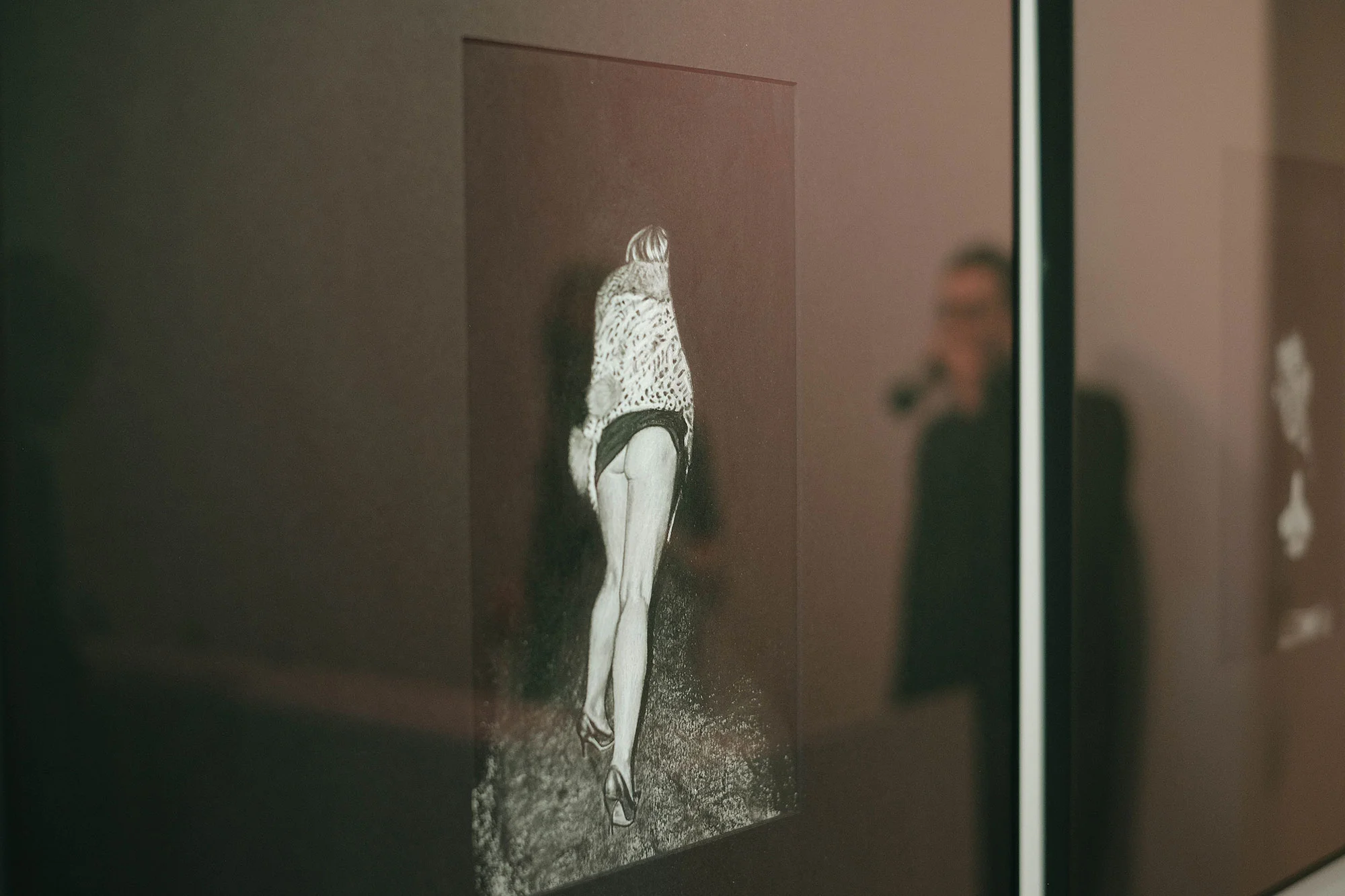Private view of While I'm Still Warm exhibition at The Cob Gallery. Artwork: Clark Gable’s Granddaughter , 2017.