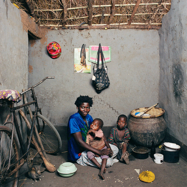 From the series The Face of Poverty , 2005 by Jan Banning.