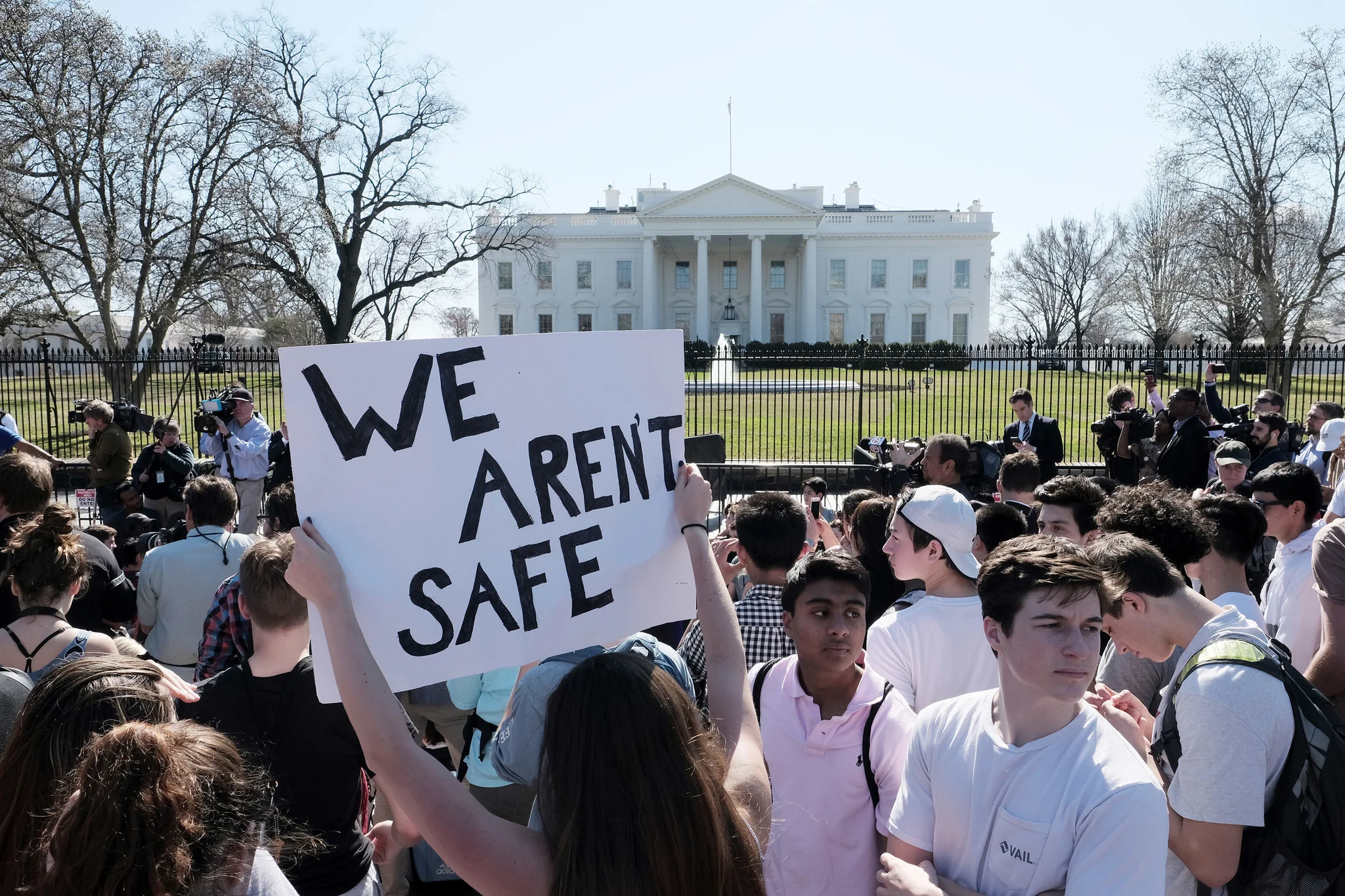 High school students gather in front of the White House to rally against gun violence. Photo source: The Washington Post .