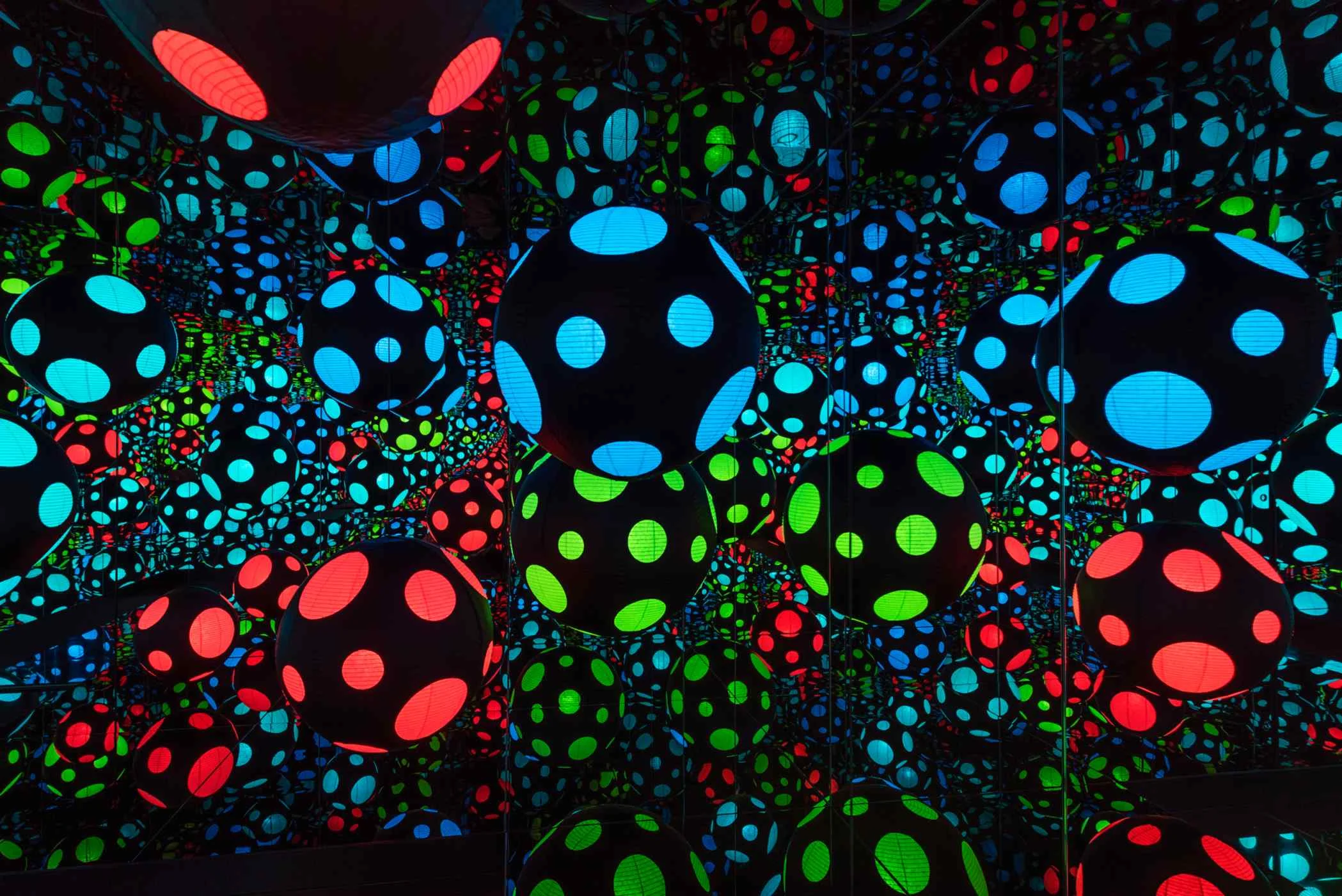 The Shape of the Infinite: the art of Yayoi Kusama — PETRIe