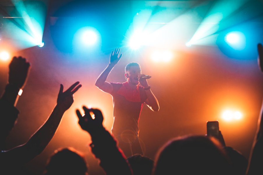 Nick Brewer performing at Hoxton Square in London, 2019. Photo by Oliver Hosier .