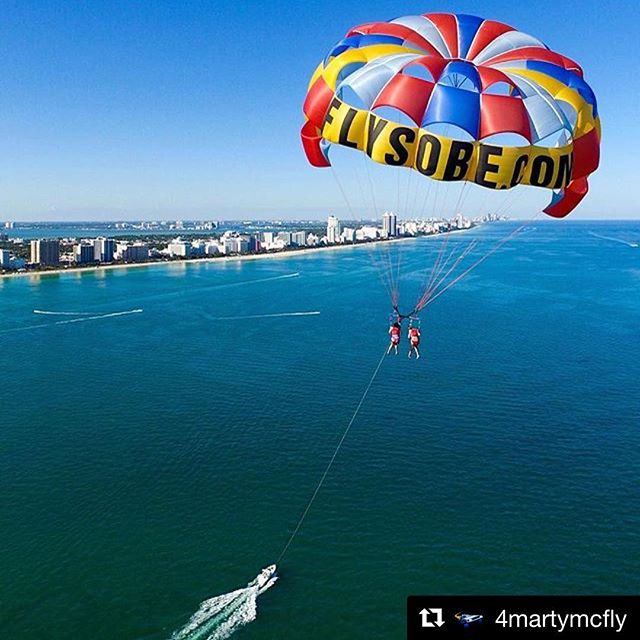 #birdseyeview of the #parasail #birdseyeview great #drone picture from @4martymcfly #parasailing #miami #miamibeach #bucketlist #southbeach #southbeachparasail #customchutes