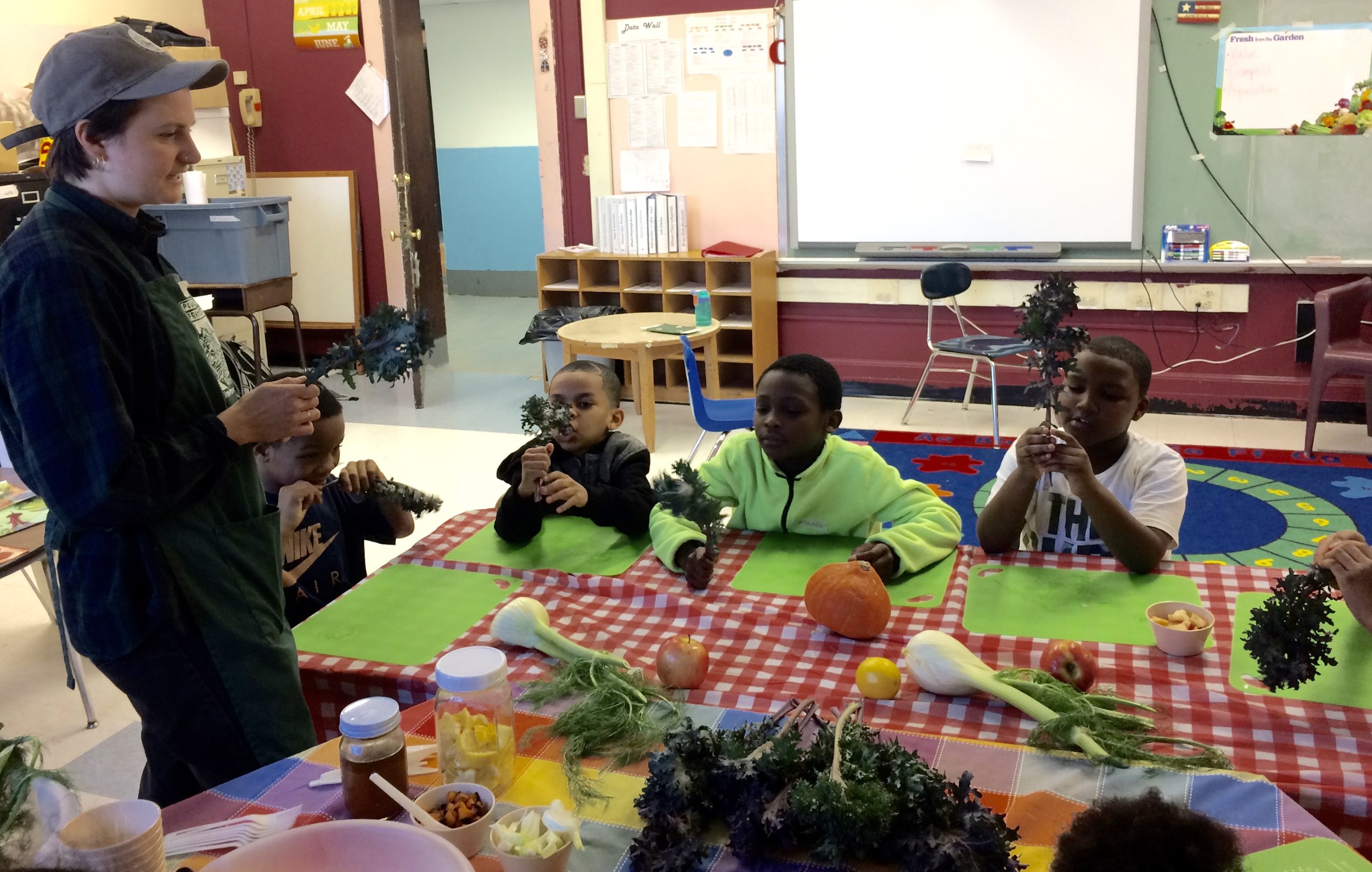  Morse students learn to prepare kale salad     