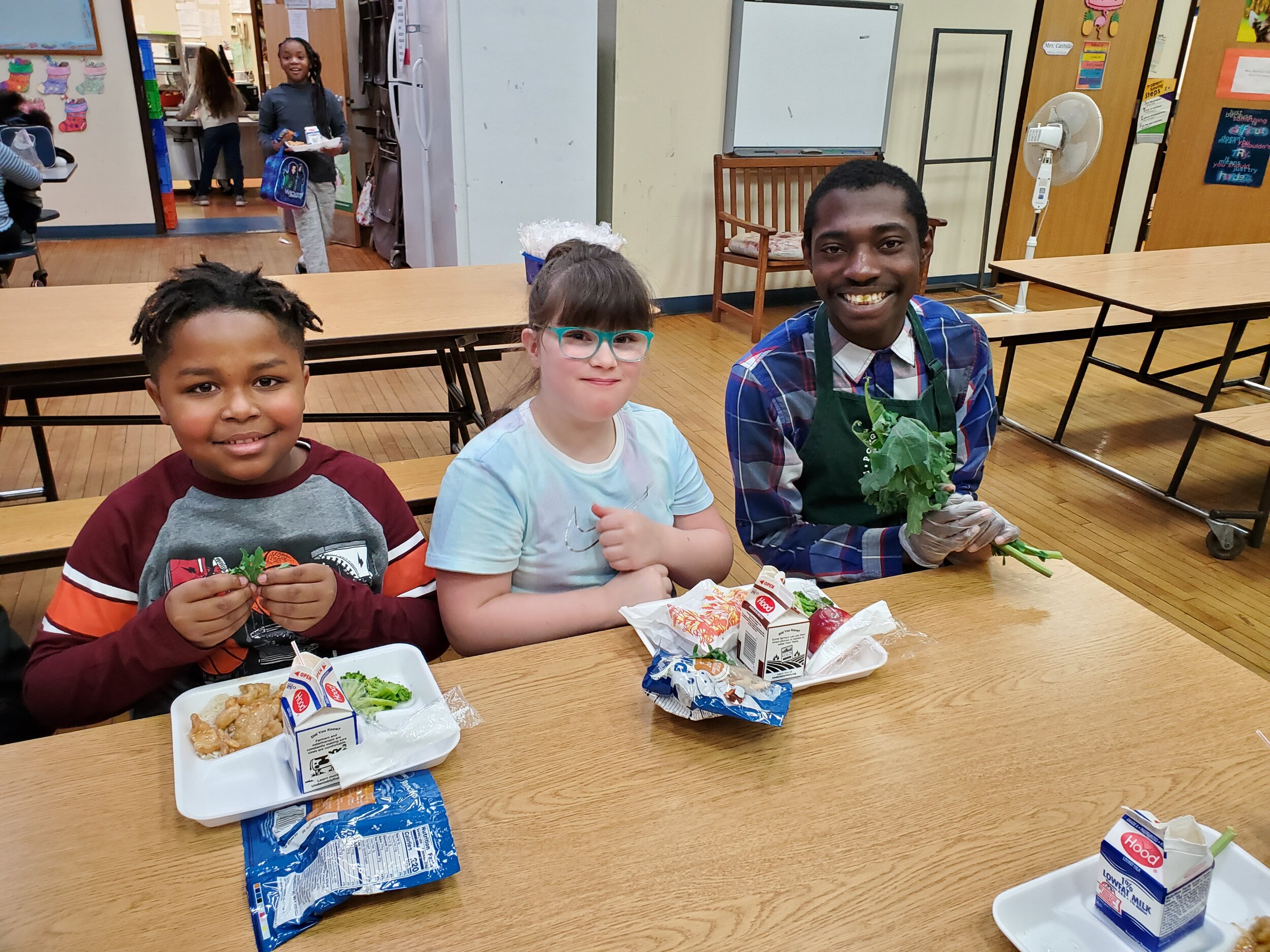 Cafeteria tasting kale.jpg