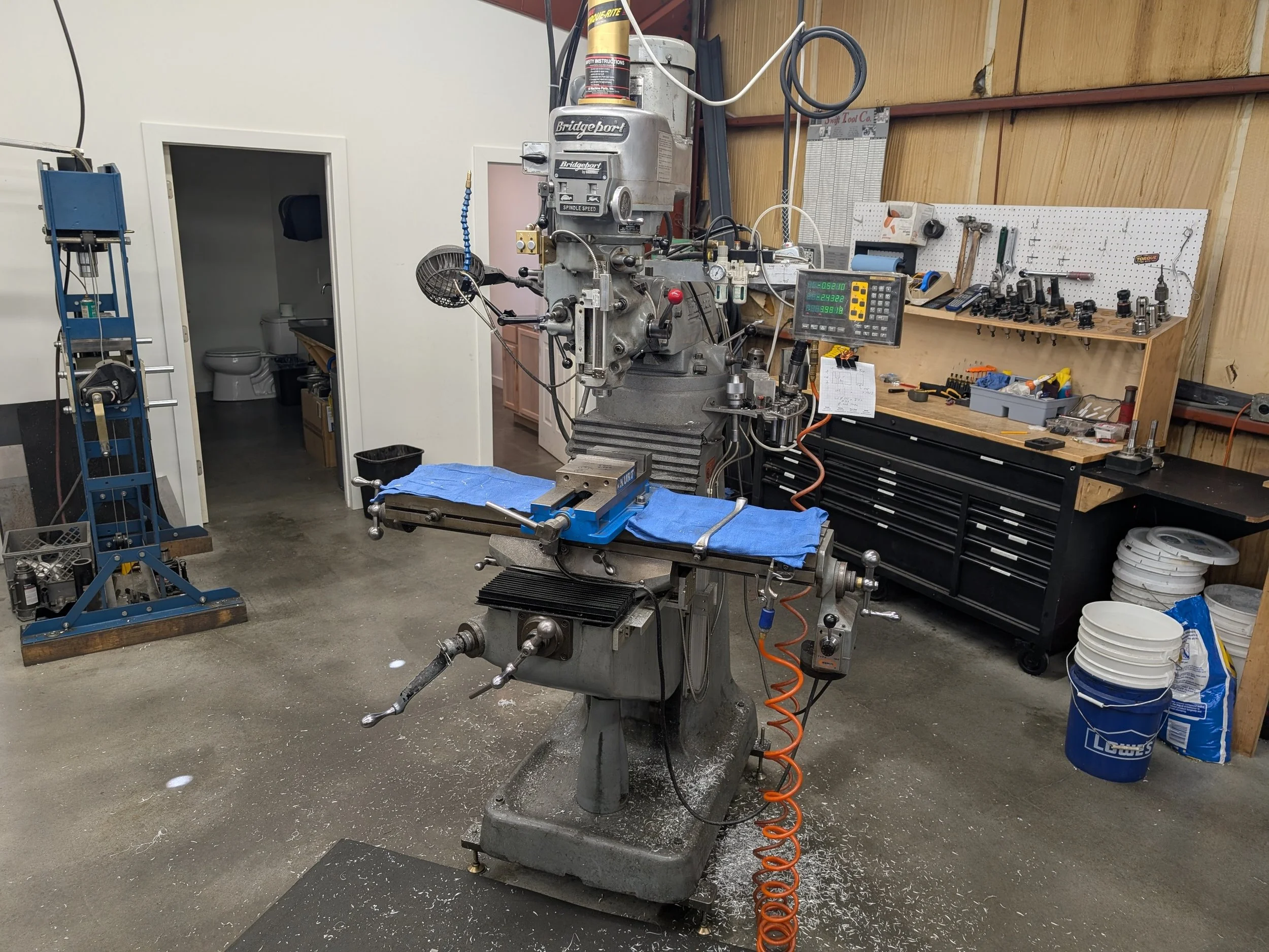 Bridgeport manual mill with DRO