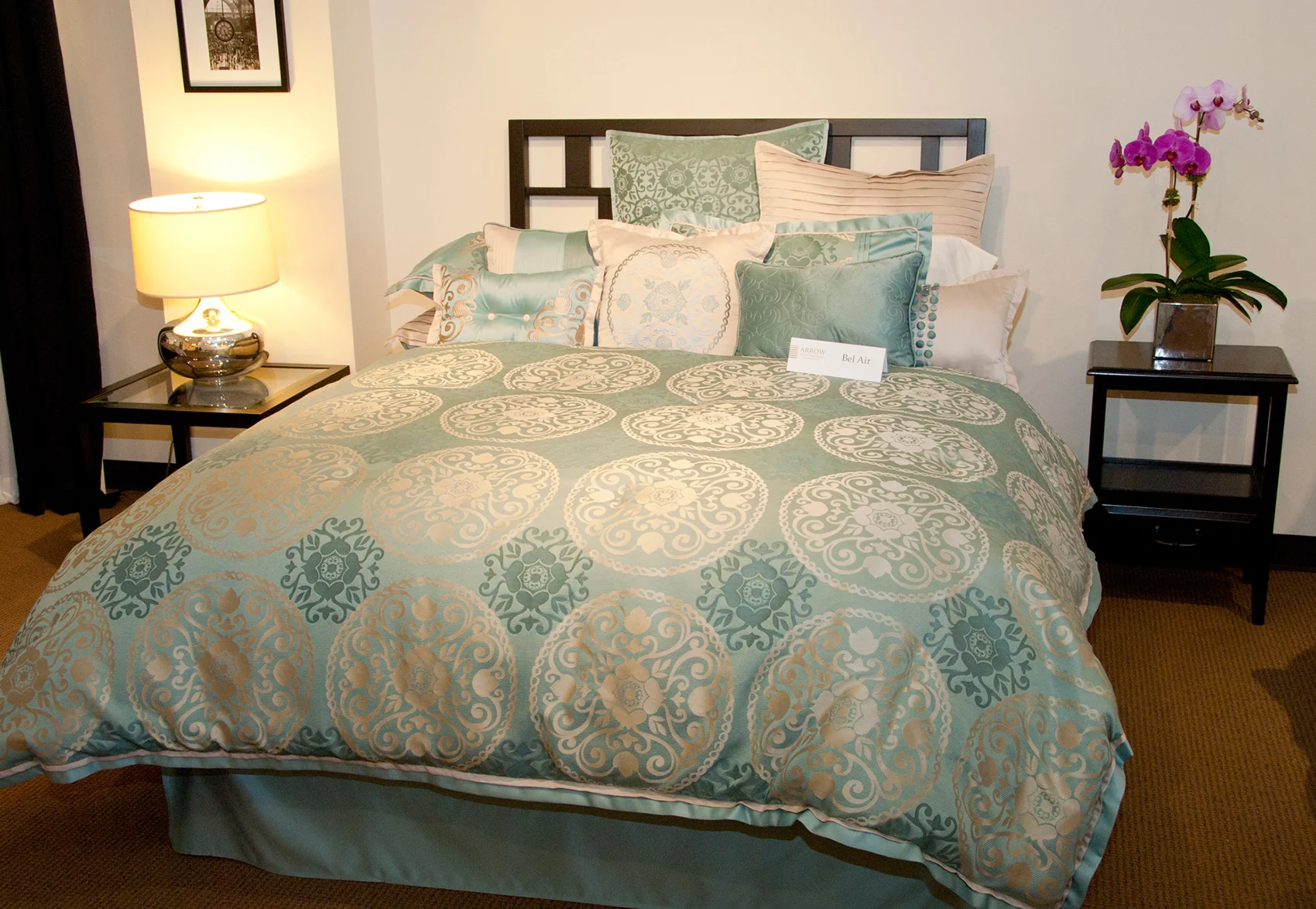 Bel Air: Woven Comforter Set for Market