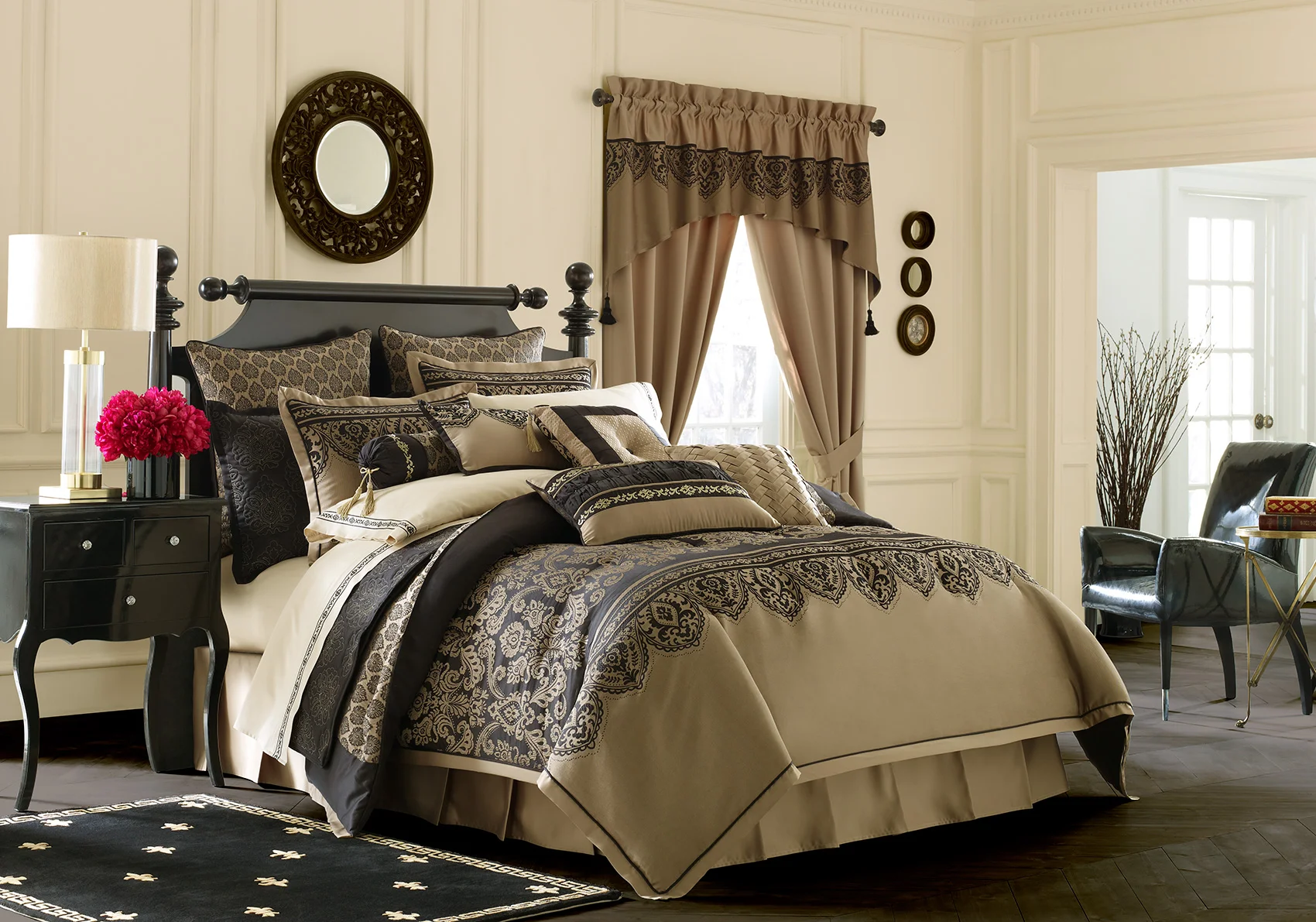 Belvedere: Reba McEntire Reversible bedding for Dillard's