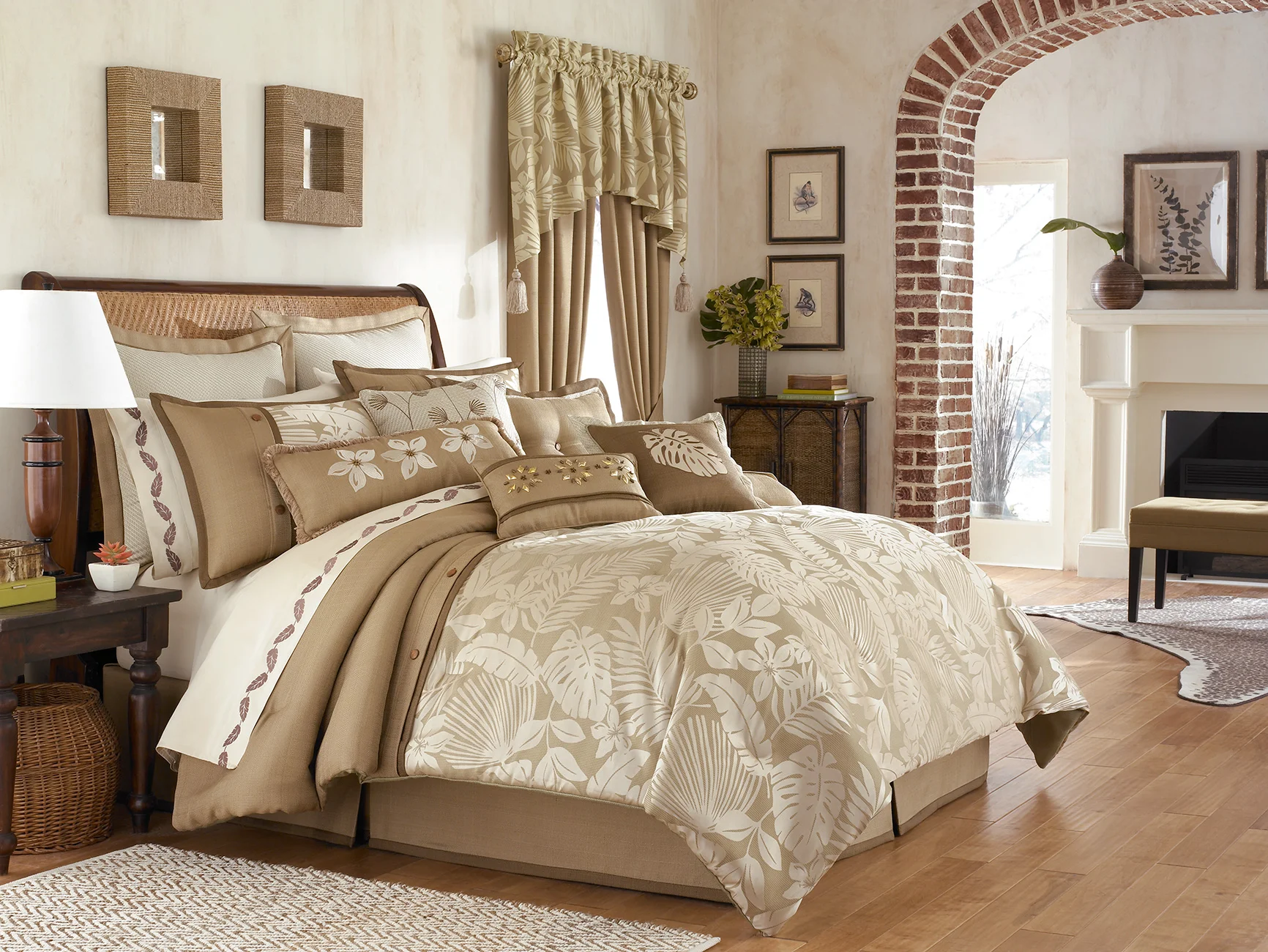 South Pacific: Reba McEntire Reversible bedding for Dillard's