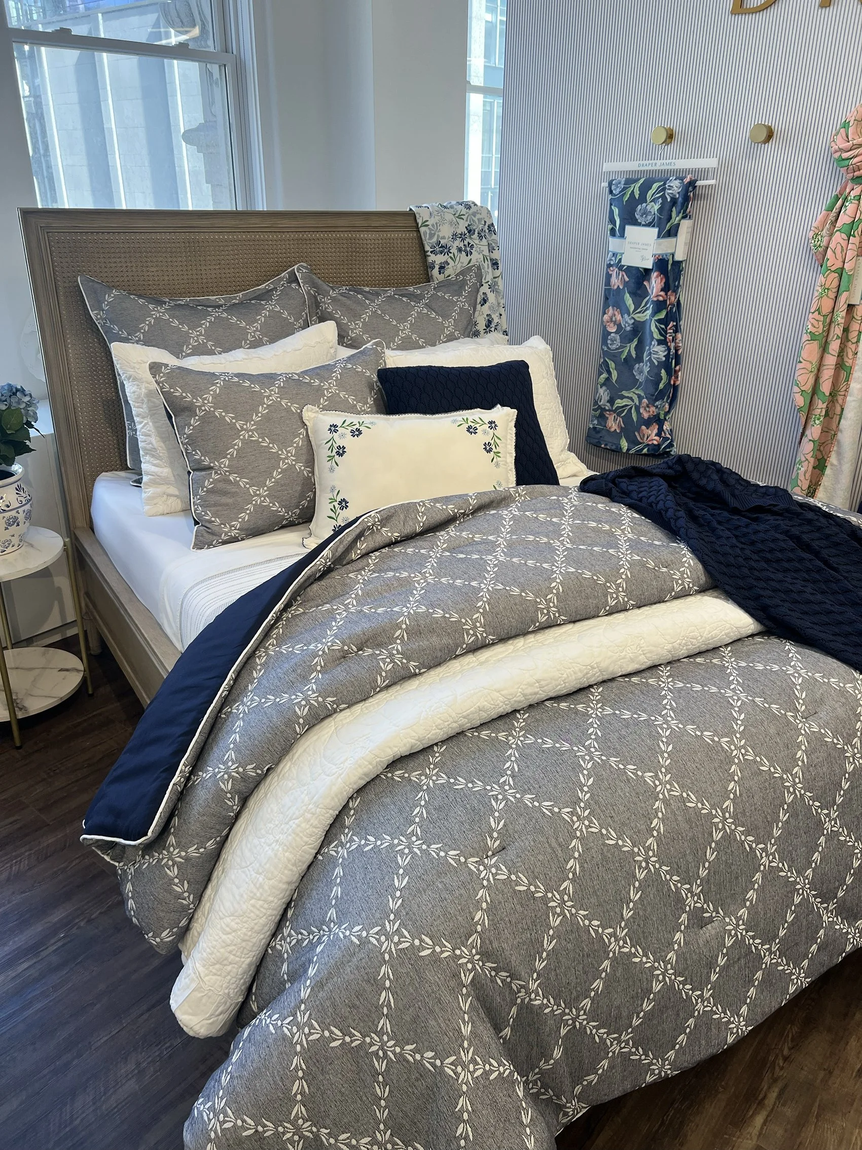 Amy Vine Lattice Comforter