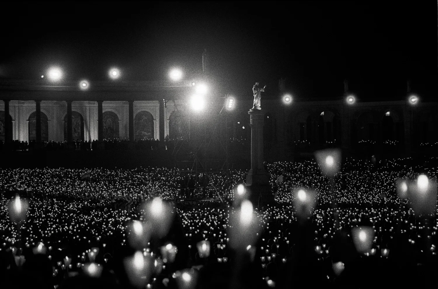 Don-Razniewski-21-Our-Lady-of-Fatima-Portugal.jpg