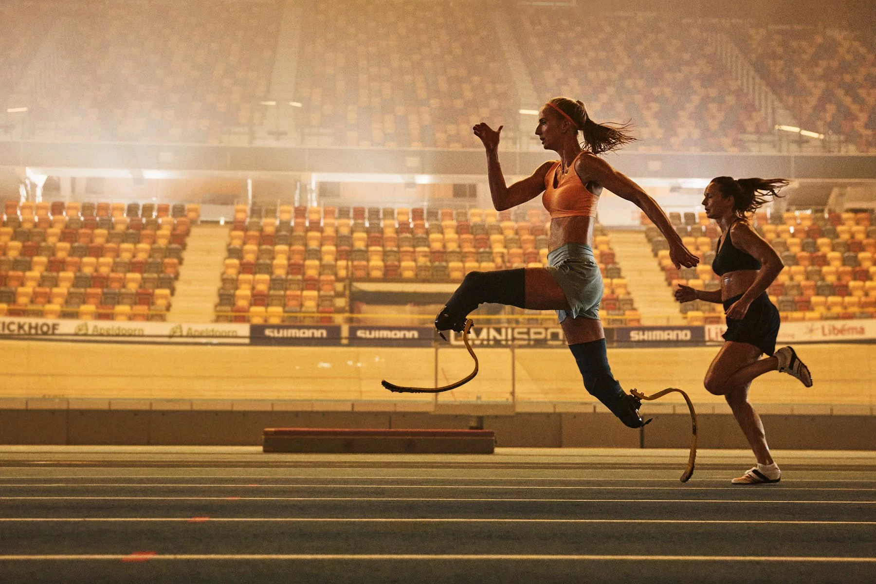 UNDER ARMOUR - FLEUR JONG