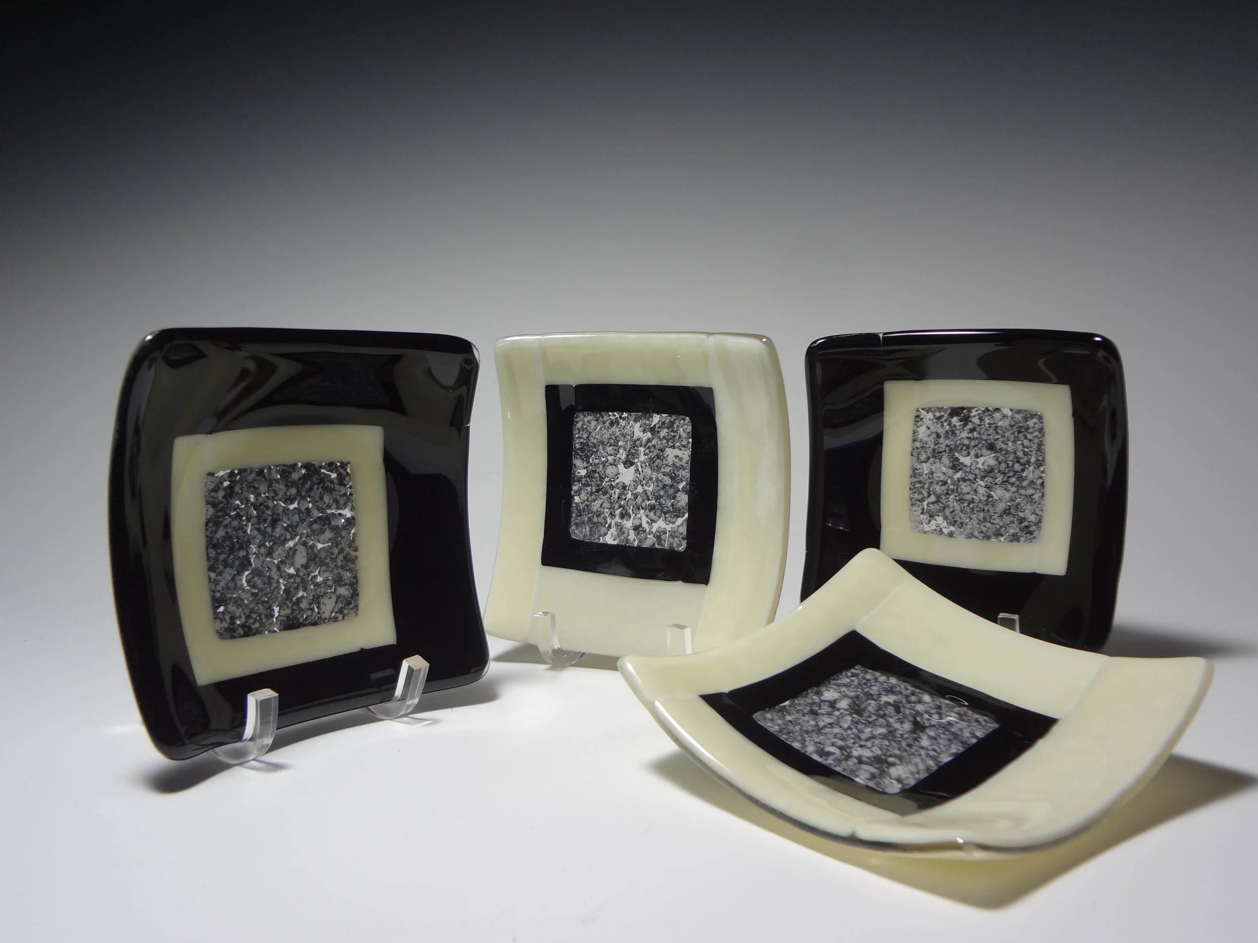 "Pebble Sushi Dishes"