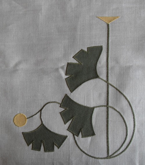 Ginkgo Corner : use the border or the corner motif alone or combine for an elegant finish at the leading edge of your curtains. The natural ginkgo is either gold or green so many colorways work well, 6" wide x 12" high, 45.00