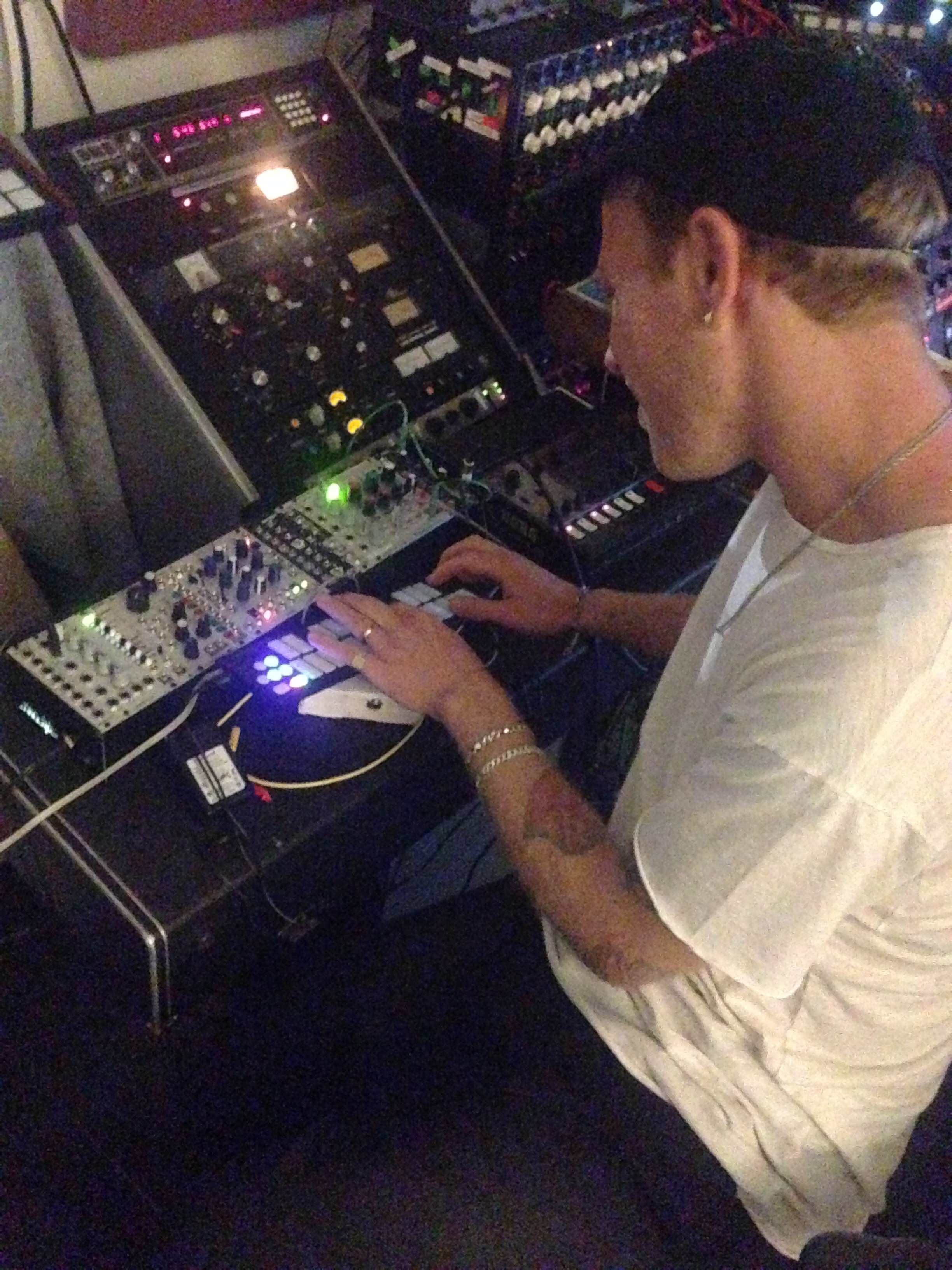 JAKE PLAYING MODULAR