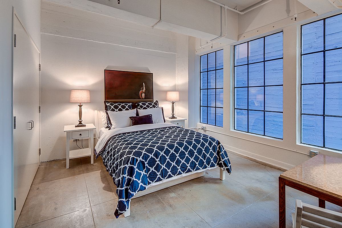 Bedroom to Closet